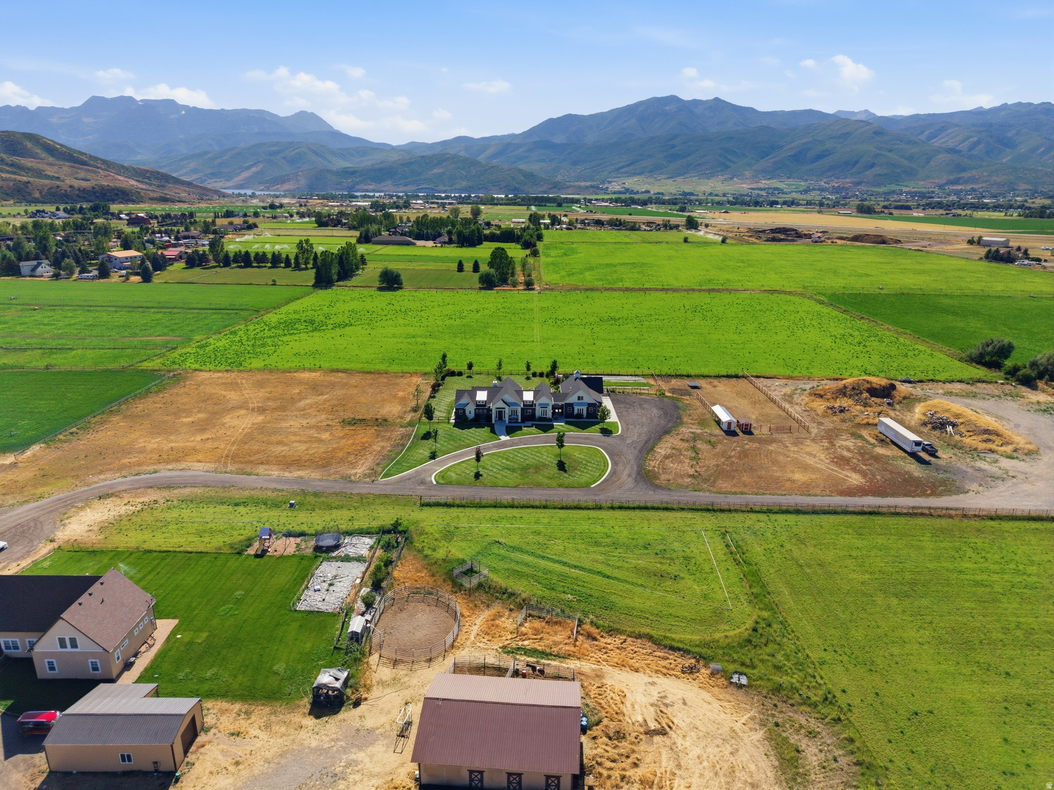 THREE FARMS ESTATES - Residential