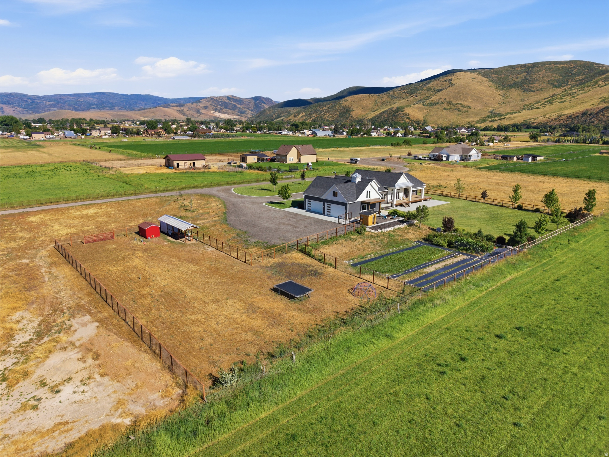 THREE FARMS ESTATES - Residential