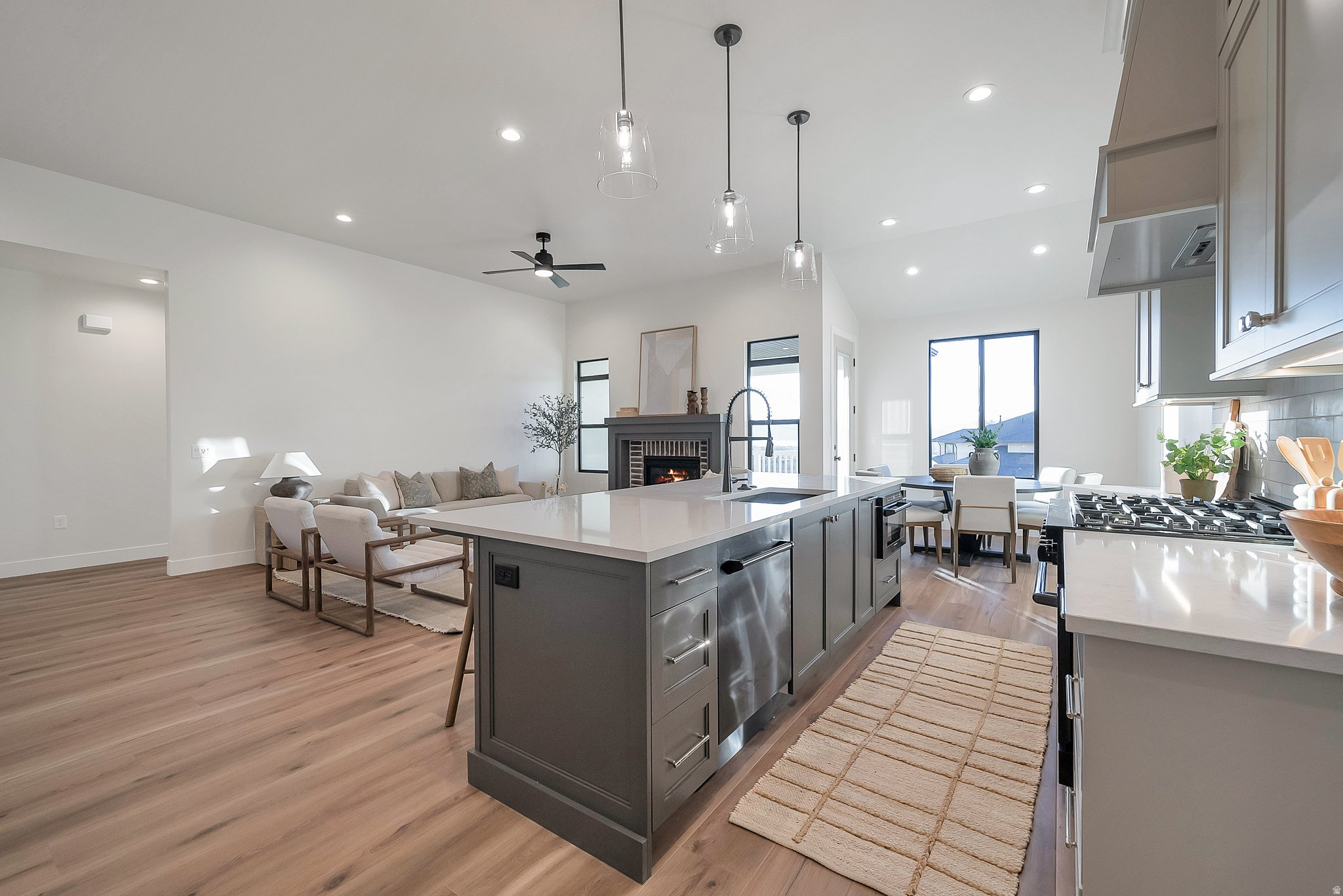 BLOSSOM HILL - Residential