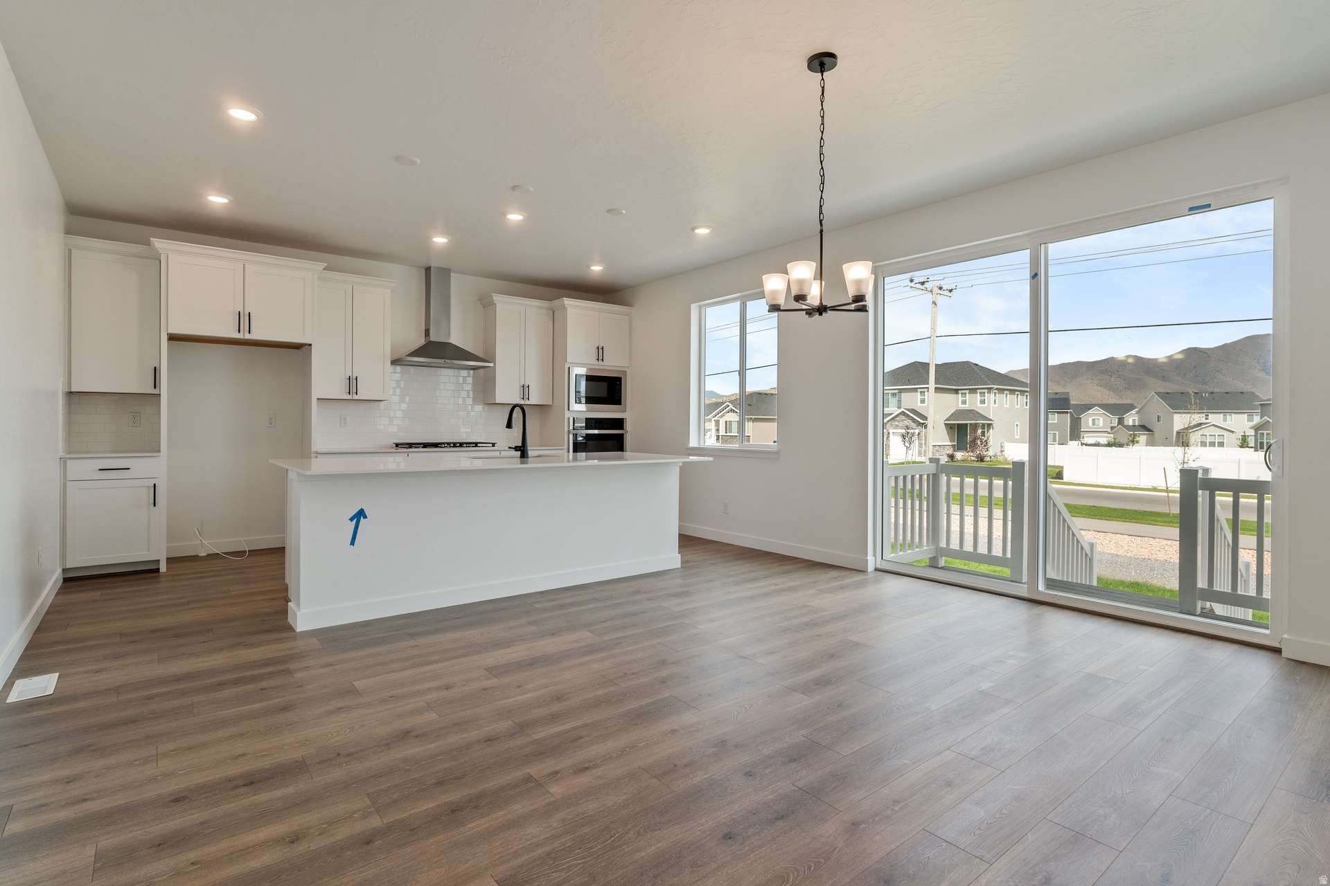 PONY EXPRESS ESTATES - Residential