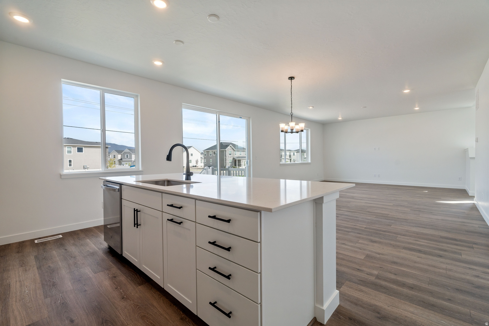 PONY EXPRESS ESTATES - Residential