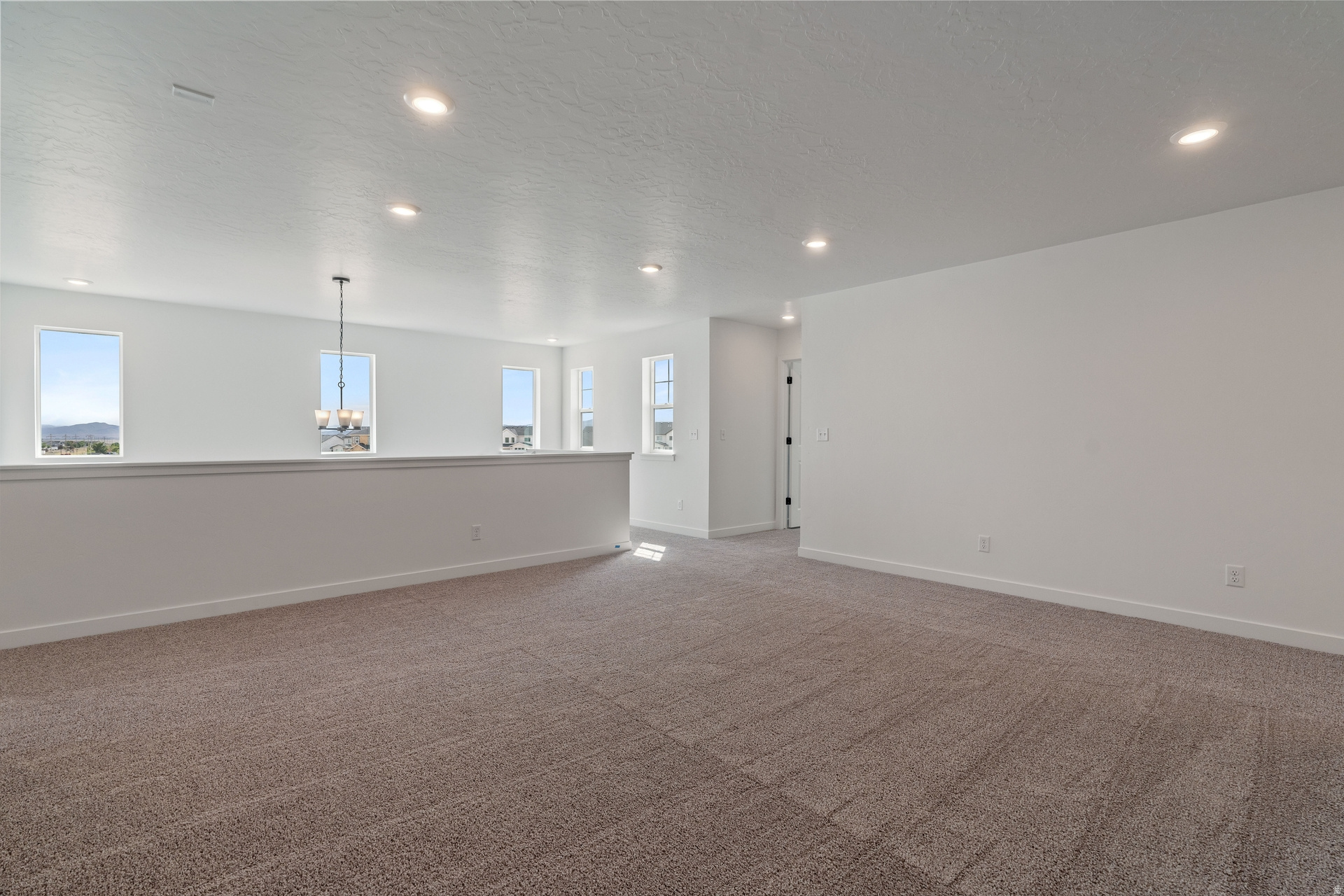PONY EXPRESS ESTATES - Residential