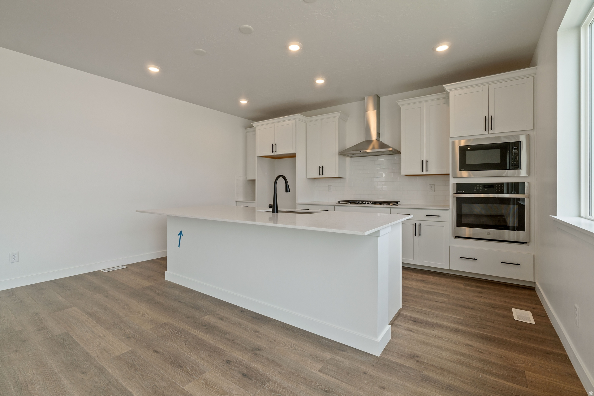 PONY EXPRESS ESTATES - Residential