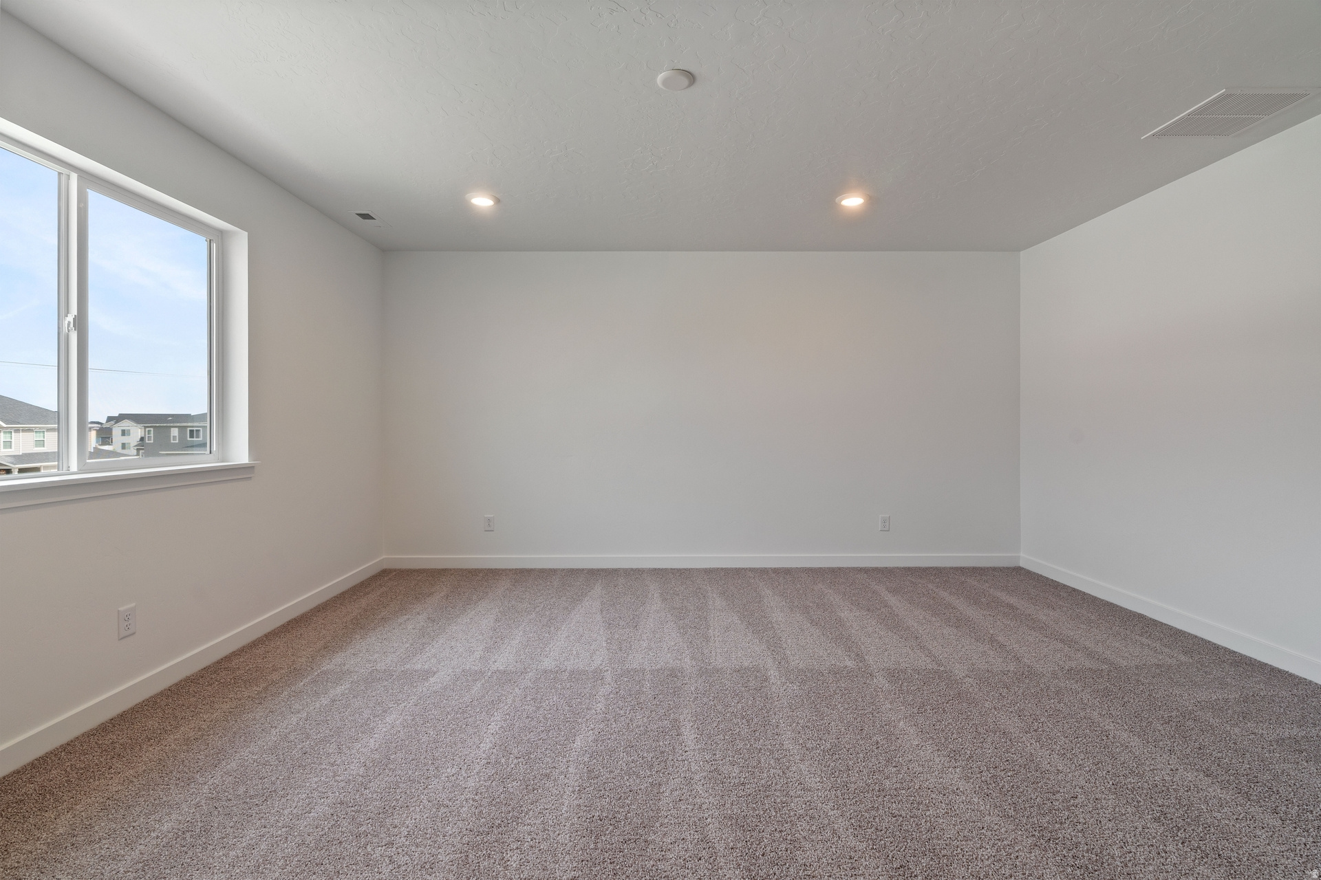 PONY EXPRESS ESTATES - Residential