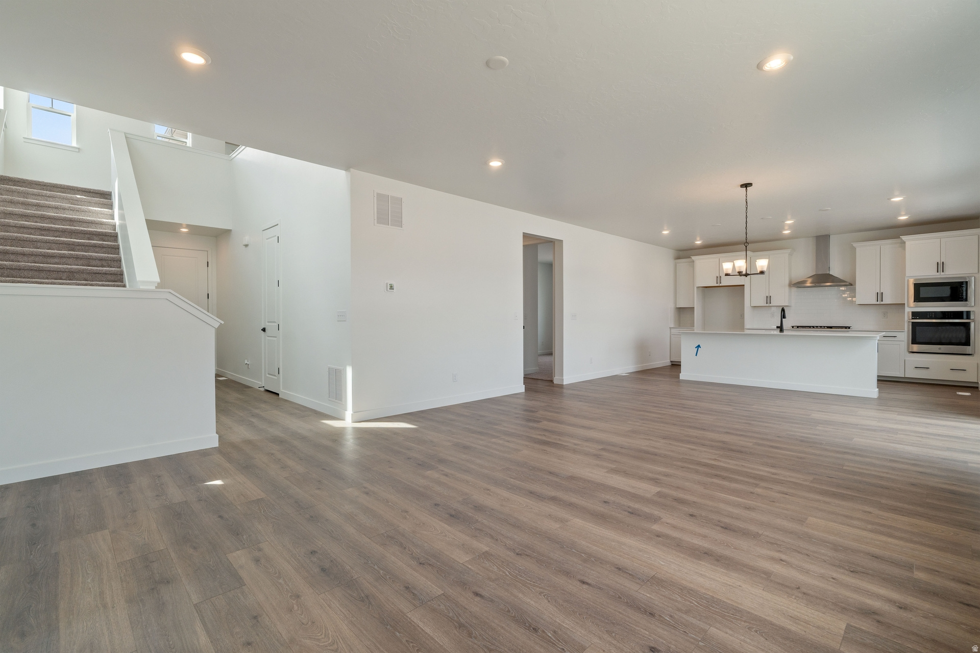 PONY EXPRESS ESTATES - Residential