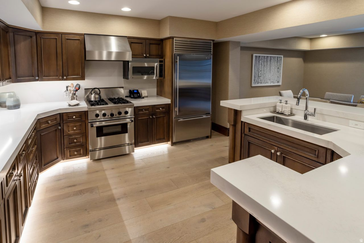 THE RESIDENCES AT THE CHATEAUX - Residential