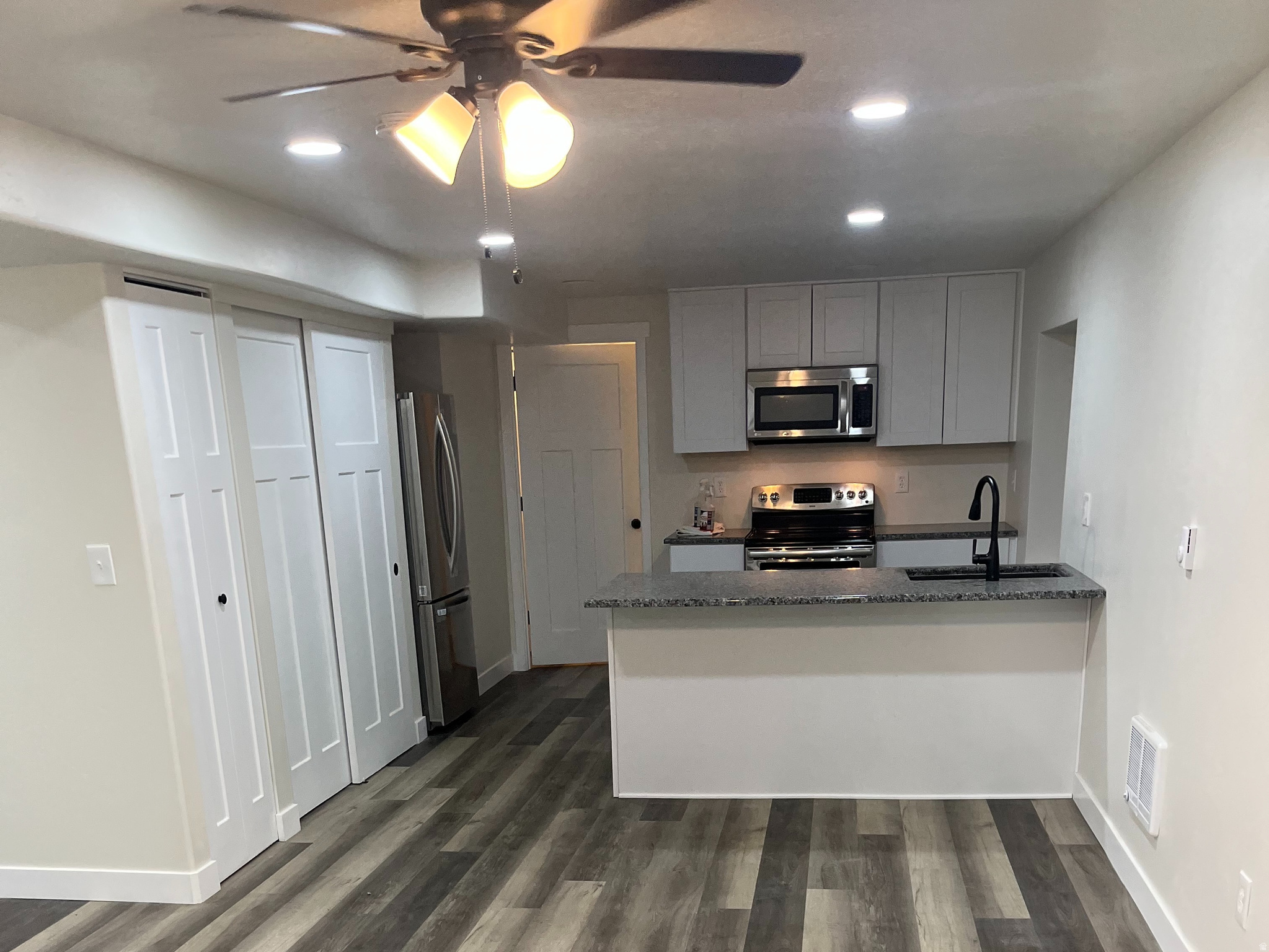 BANKS TWIN HOMES - Residential