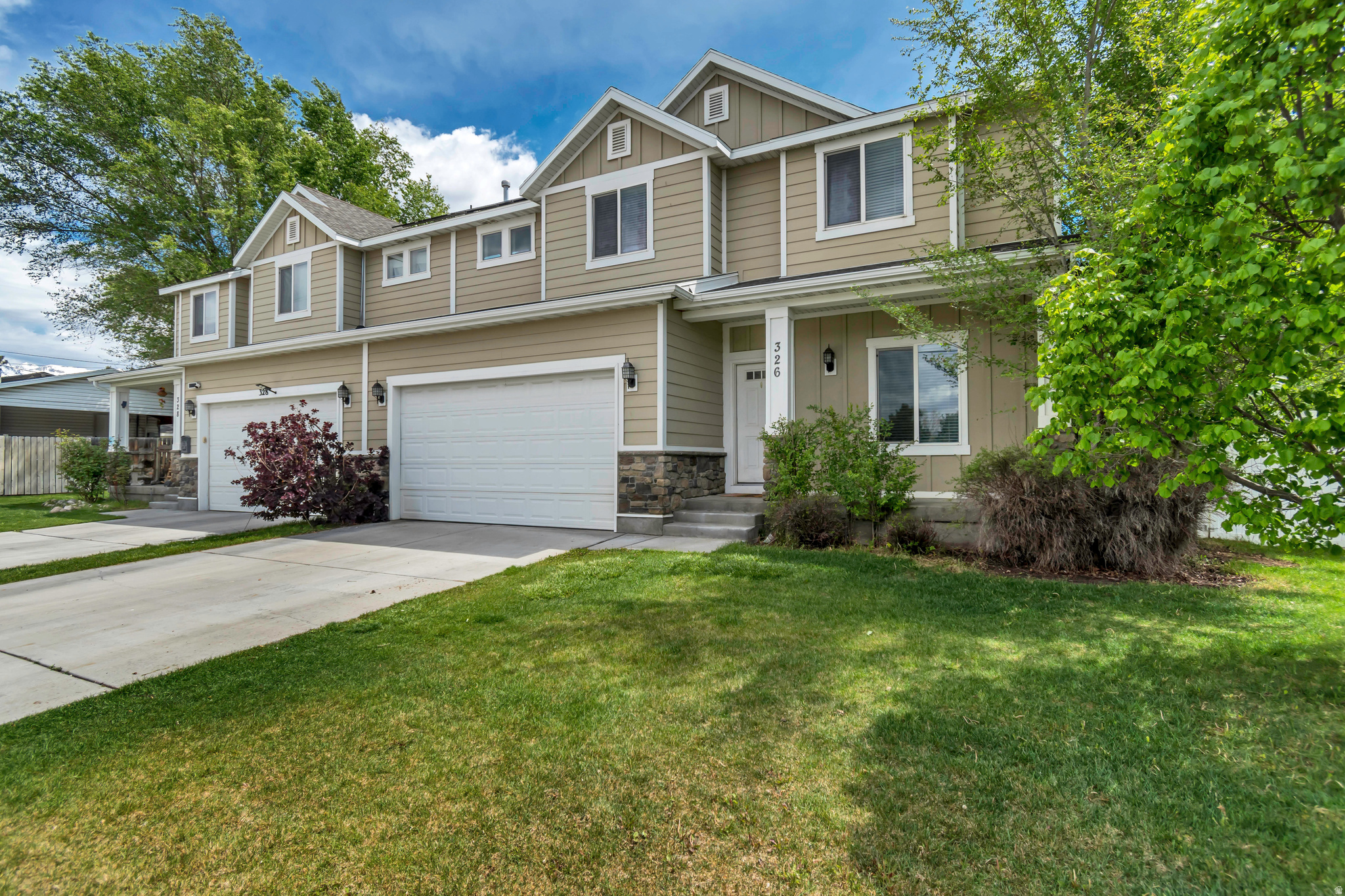 BANKS TWIN HOMES - Residential