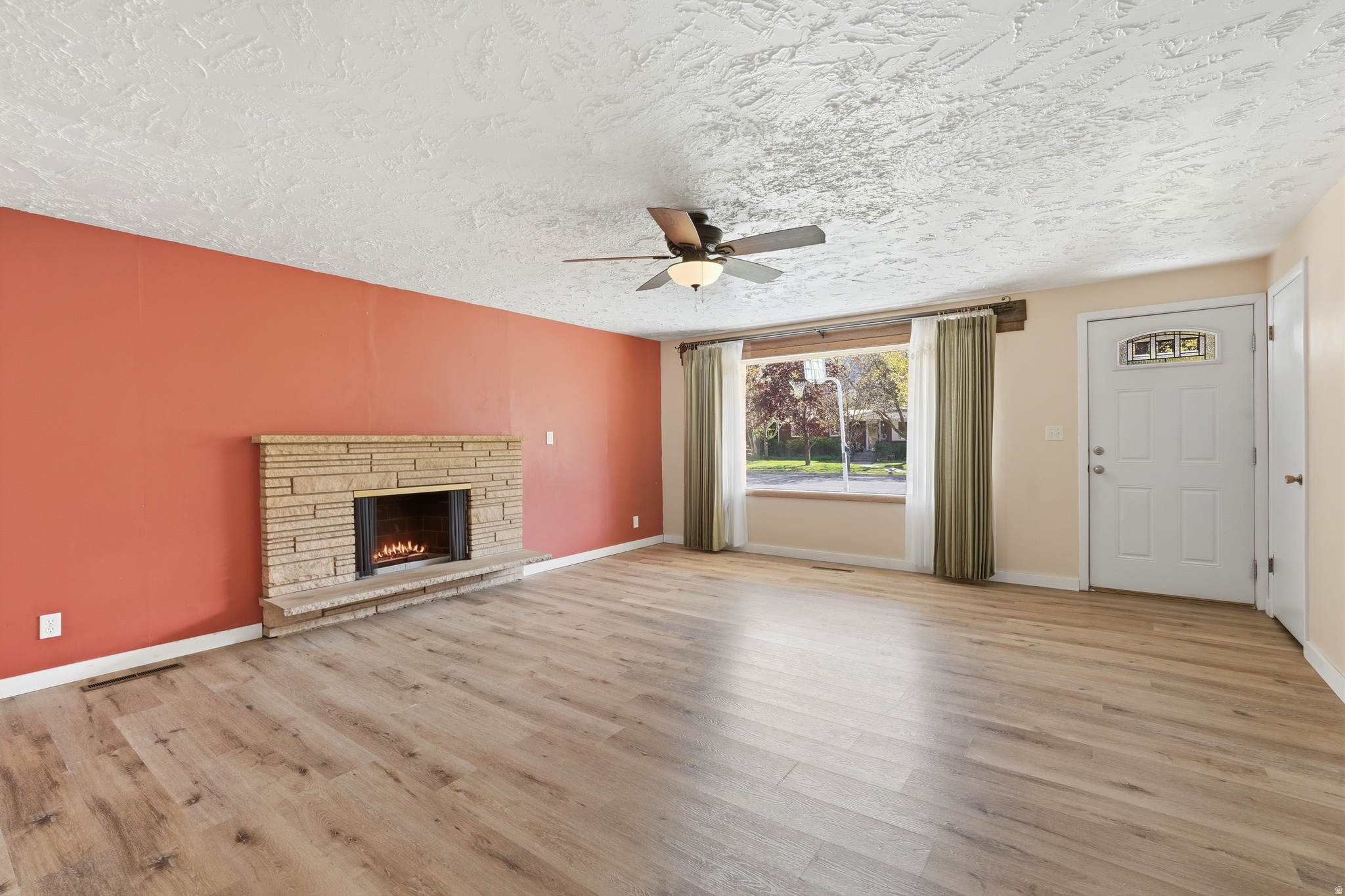MOUNTAIN VIEW - Residential