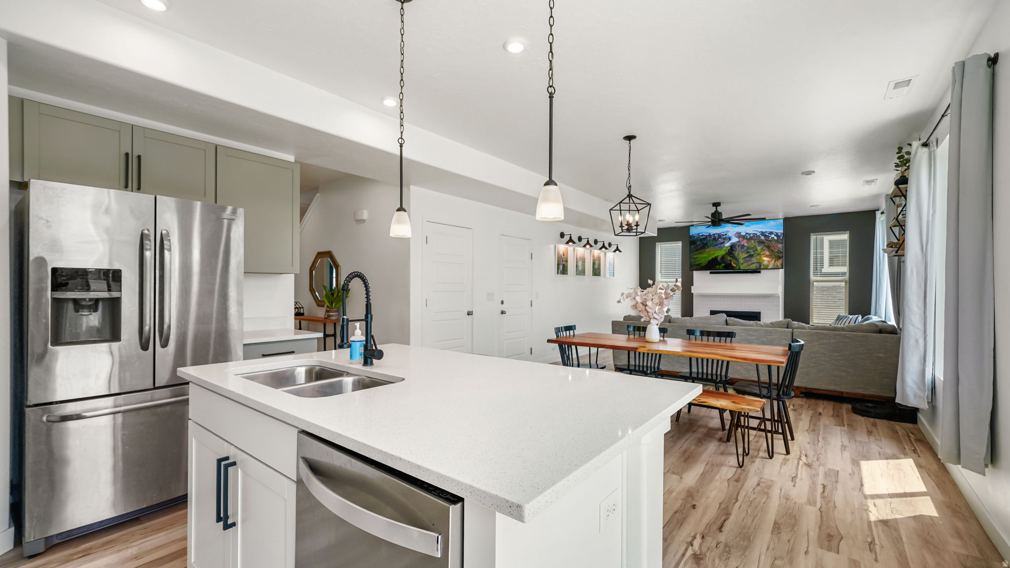 CANYON SPRINGS - Residential