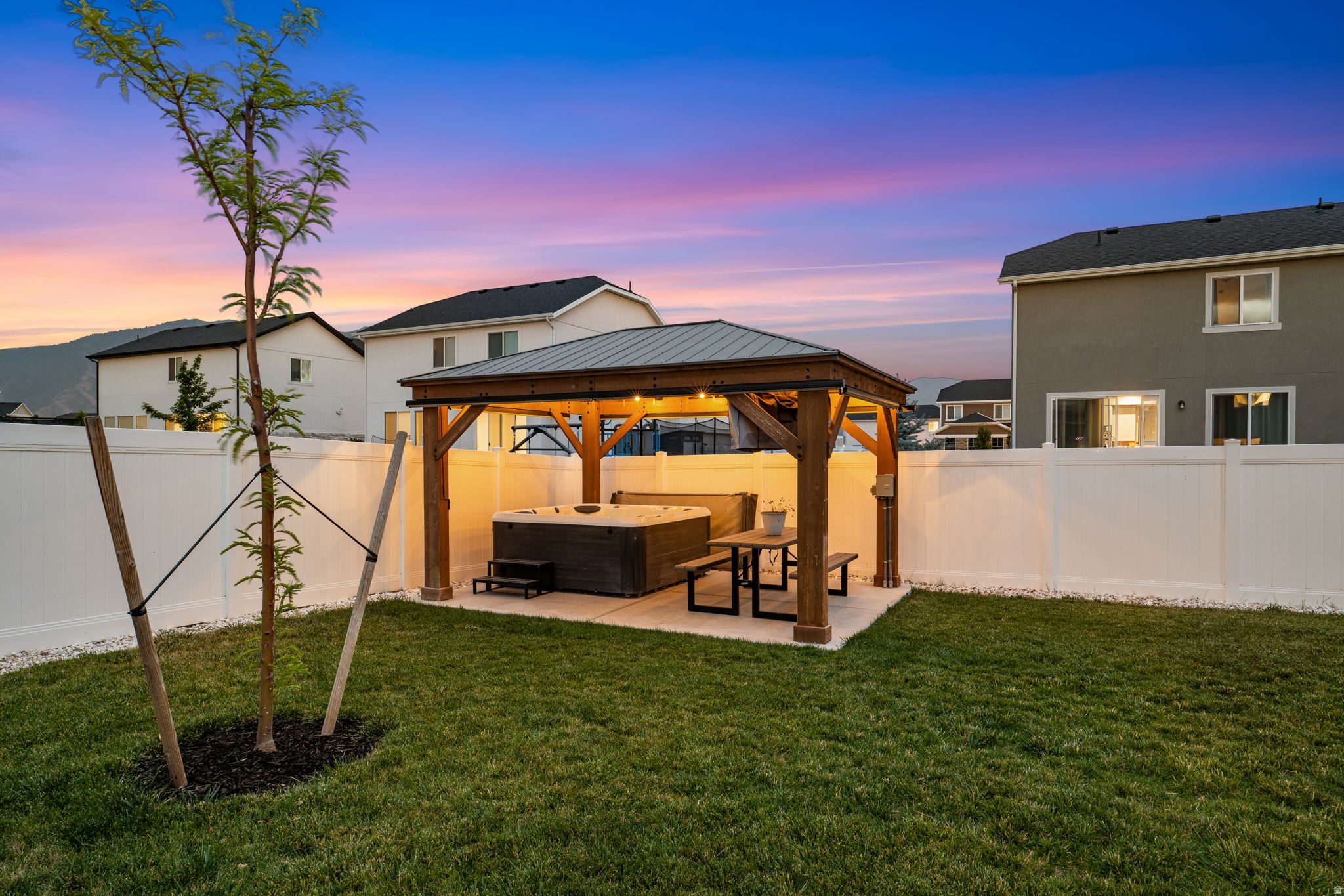 CANYON SPRINGS - Residential