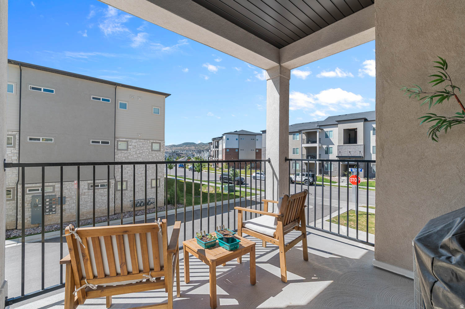 MOUNTAIN RIDGE - Residential