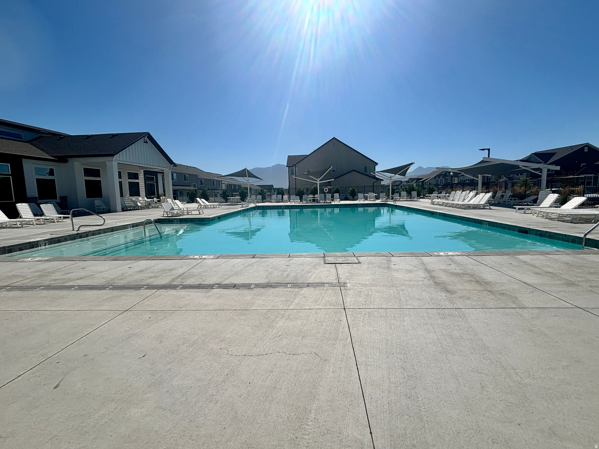 MOUNTAIN RIDGE - Residential