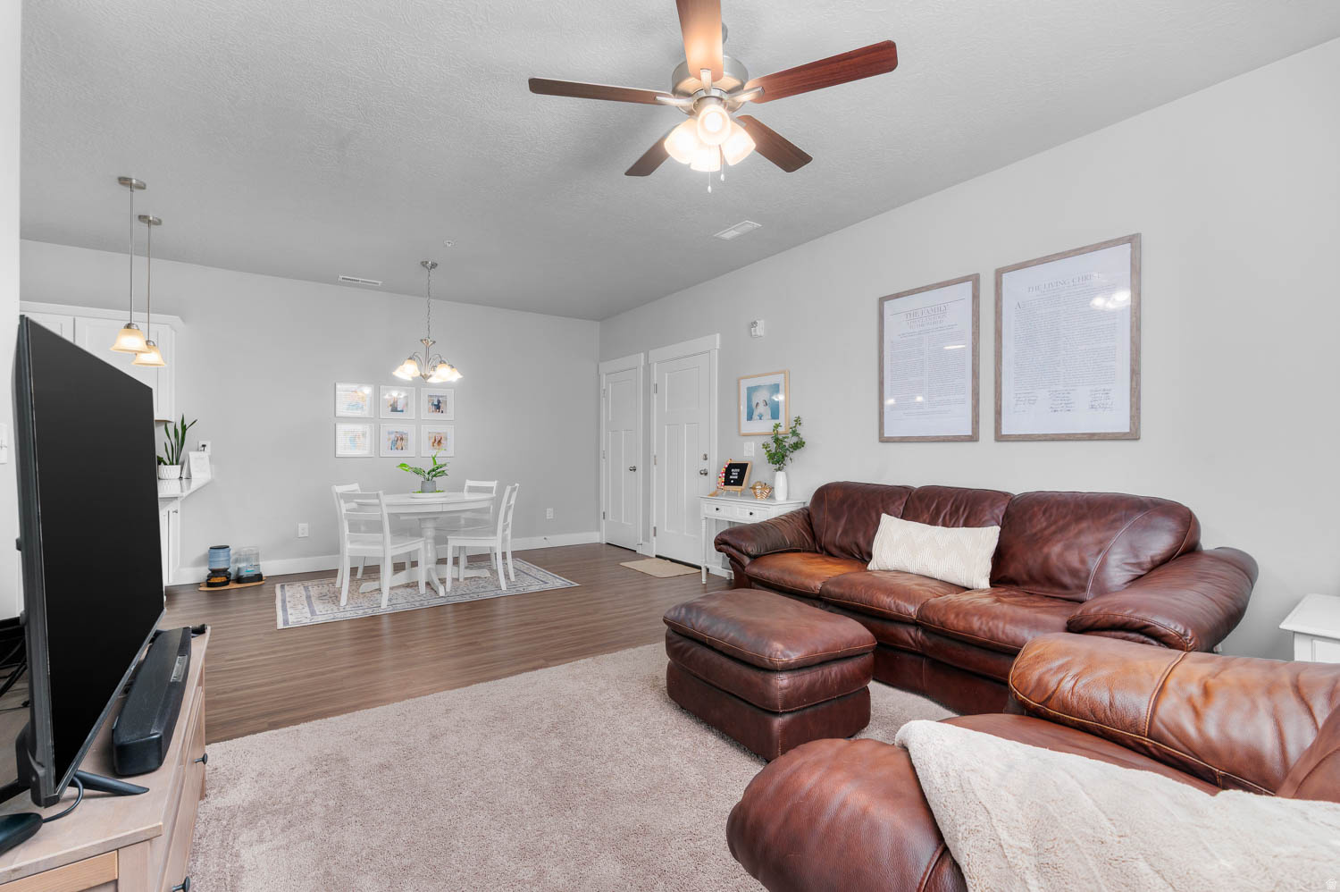 MOUNTAIN RIDGE - Residential