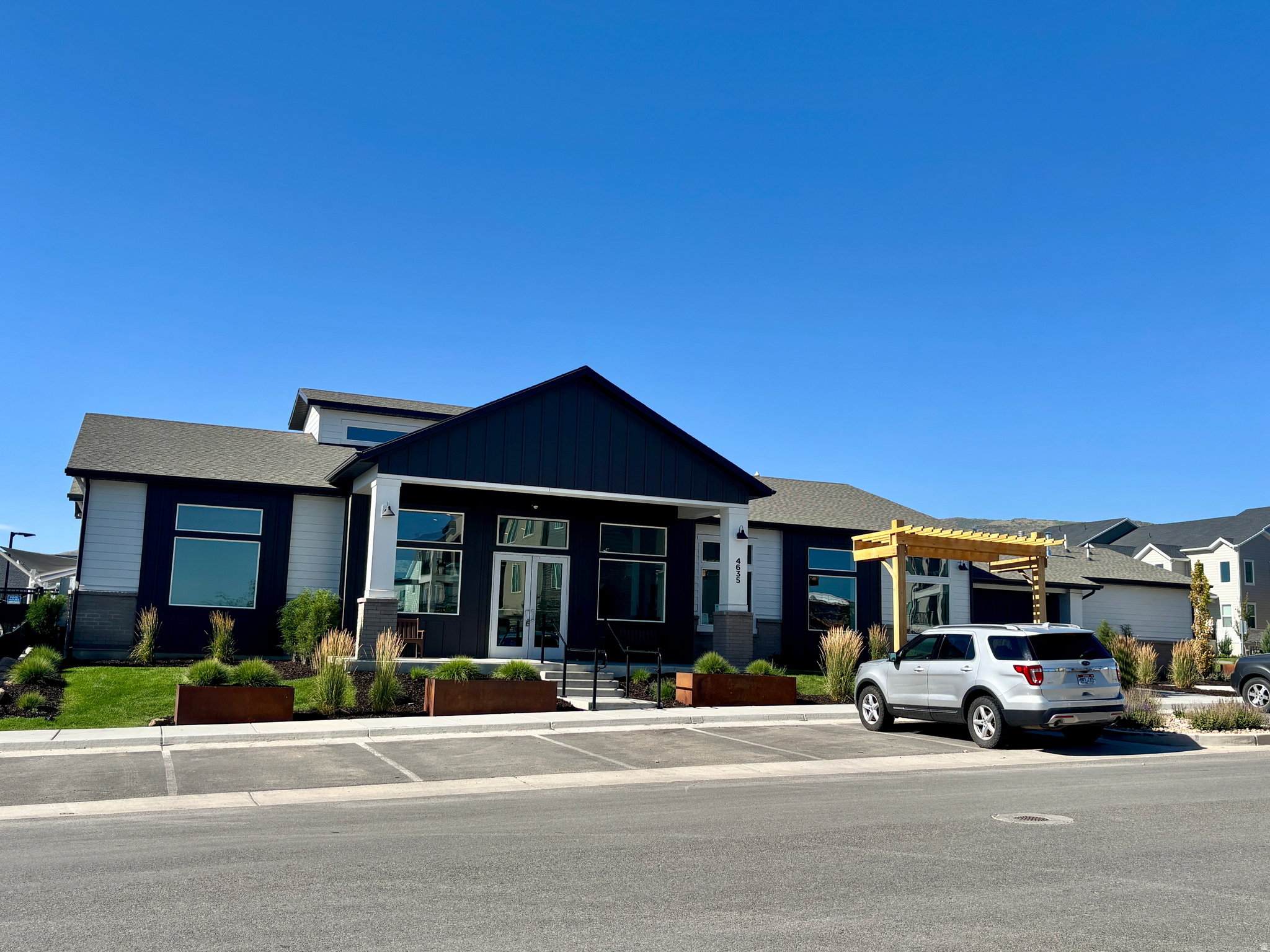 MOUNTAIN RIDGE - Residential