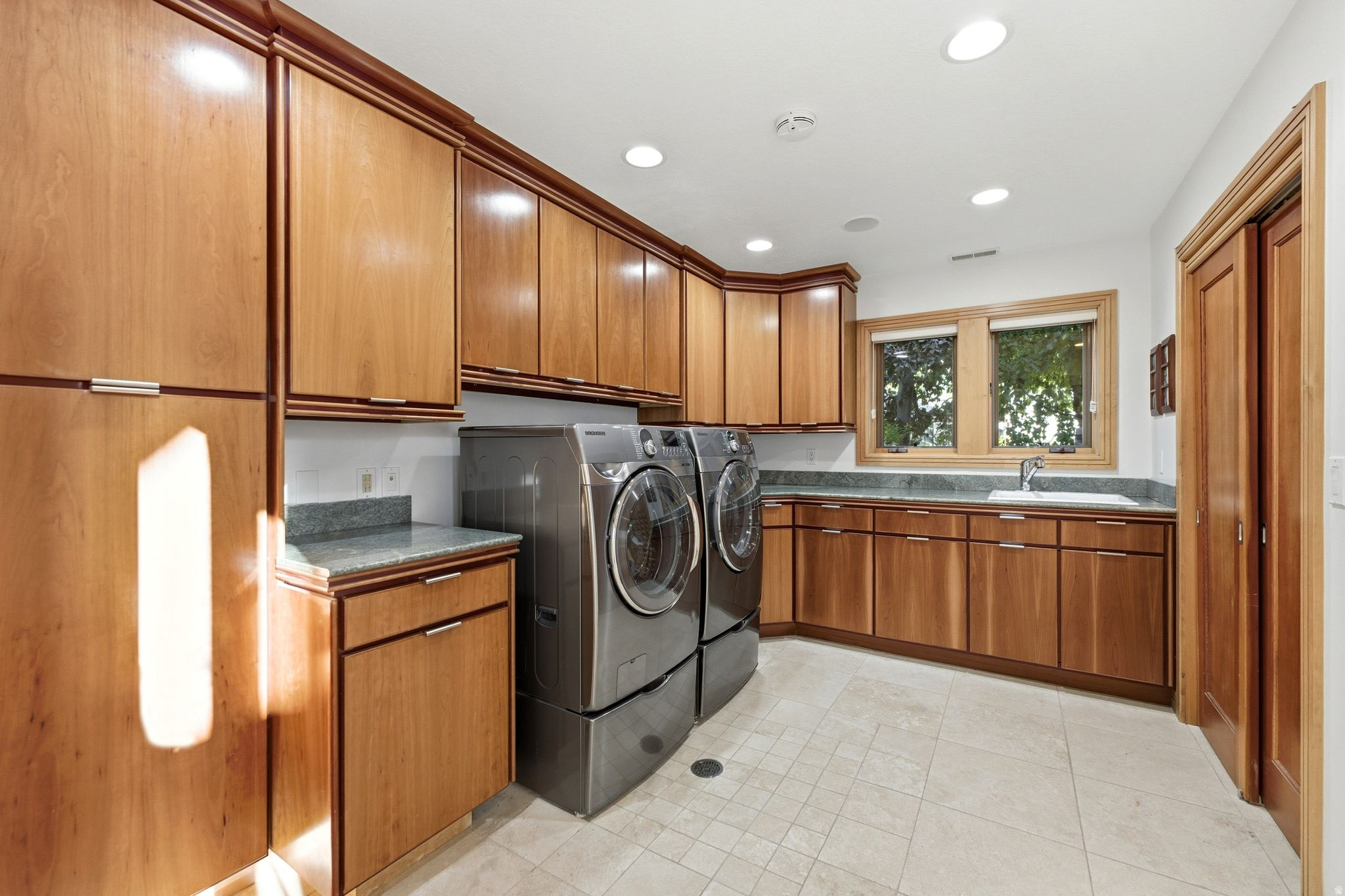 TAYLOR ESTATES - Residential