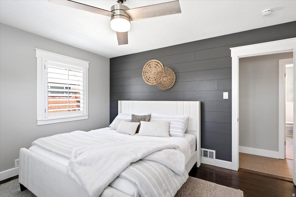 CRESTHOMES - Residential