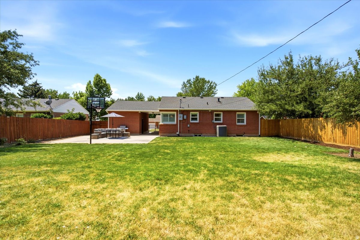 CRESTHOMES - Residential