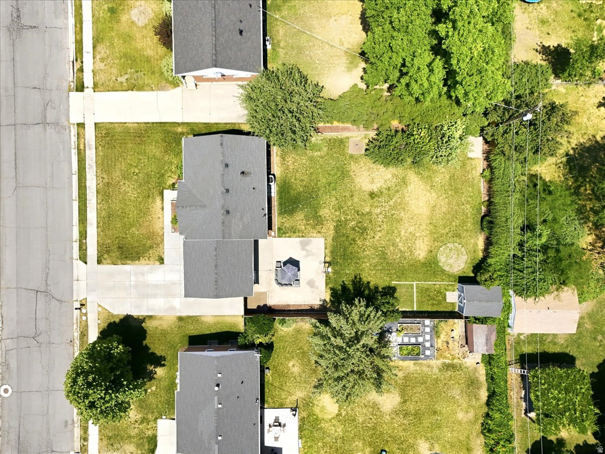 CRESTHOMES - Residential