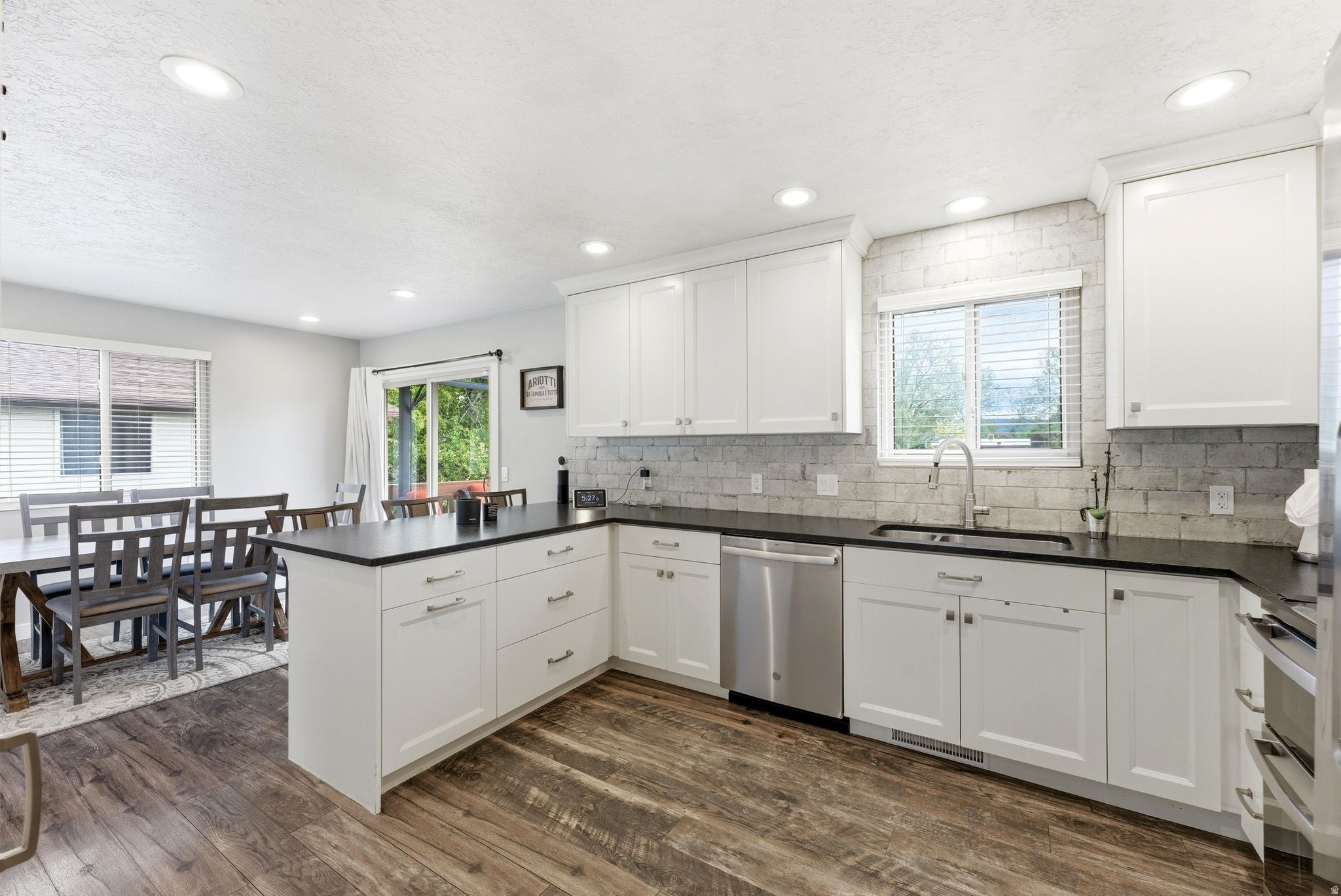 CHASE LANE WEST - Residential