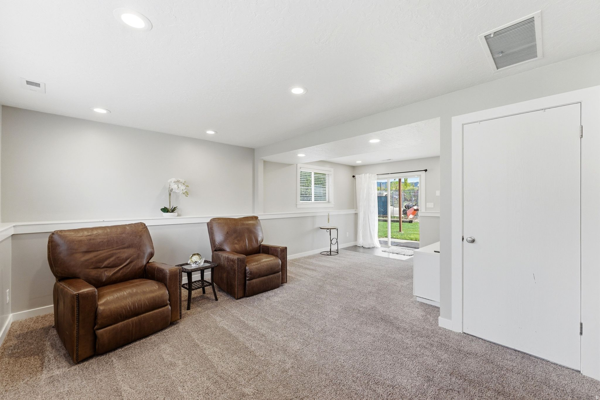 CHASE LANE WEST - Residential