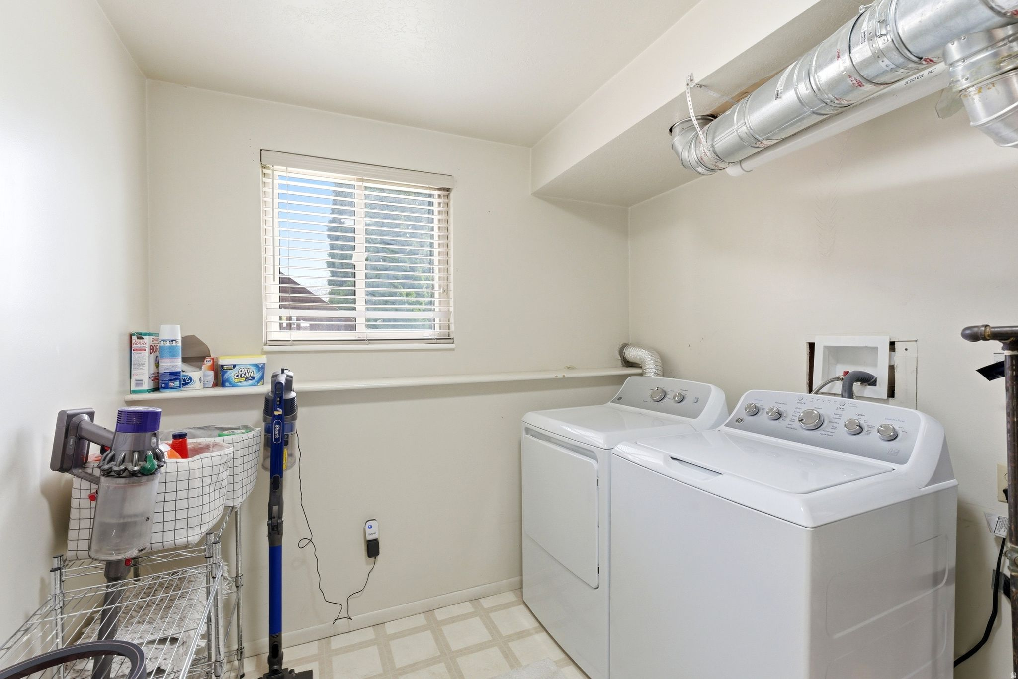 CHASE LANE WEST - Residential