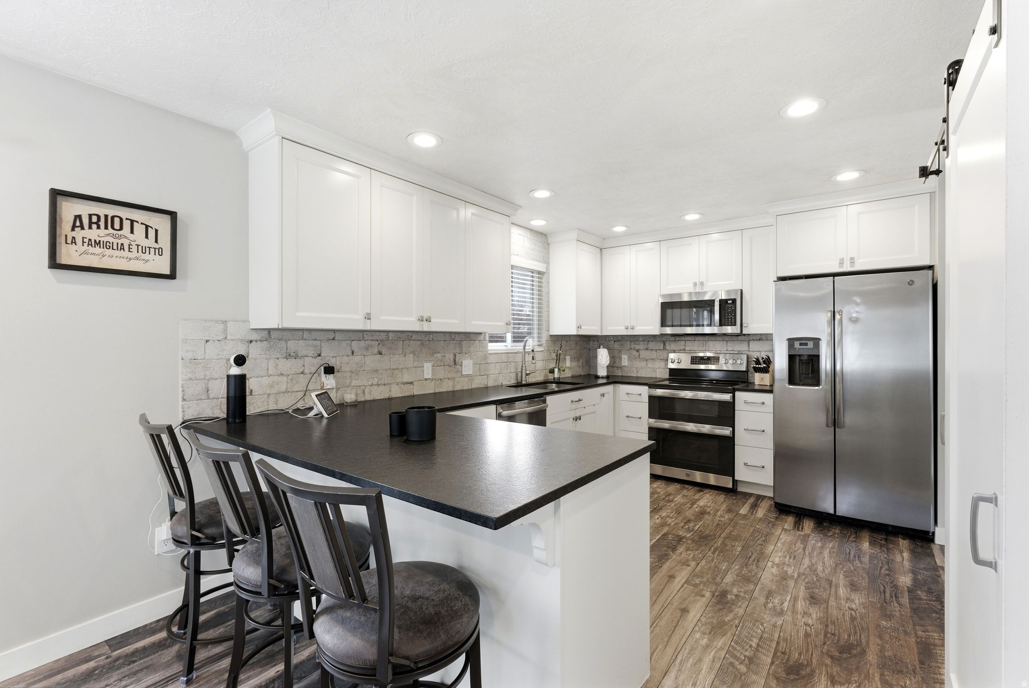 CHASE LANE WEST - Residential