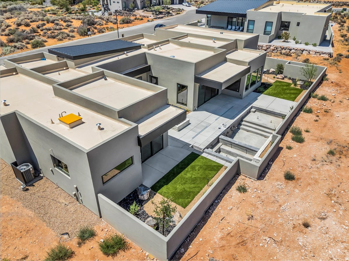 LEDGES OF SG JOHNSON ARCH - Residential