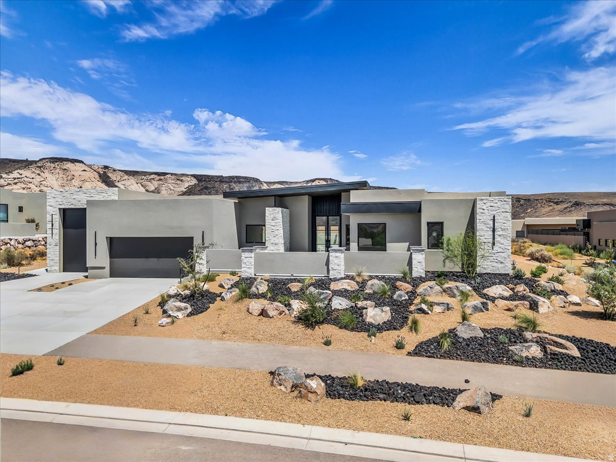 LEDGES OF SG JOHNSON ARCH - Residential