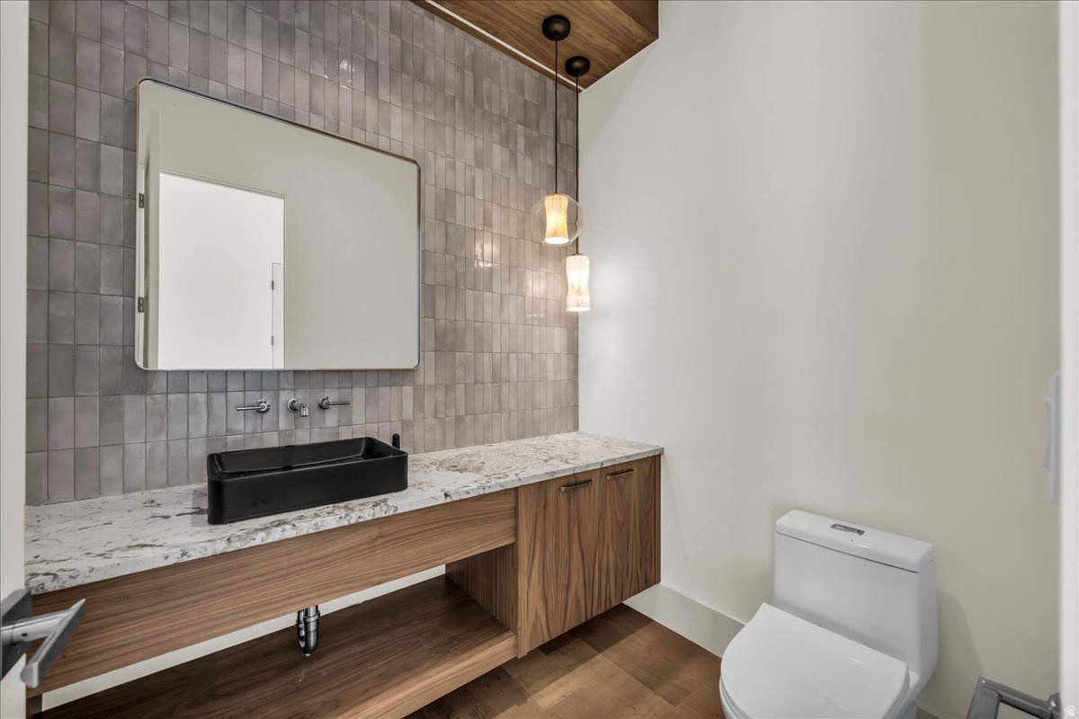 LEDGES OF SG JOHNSON ARCH - Residential