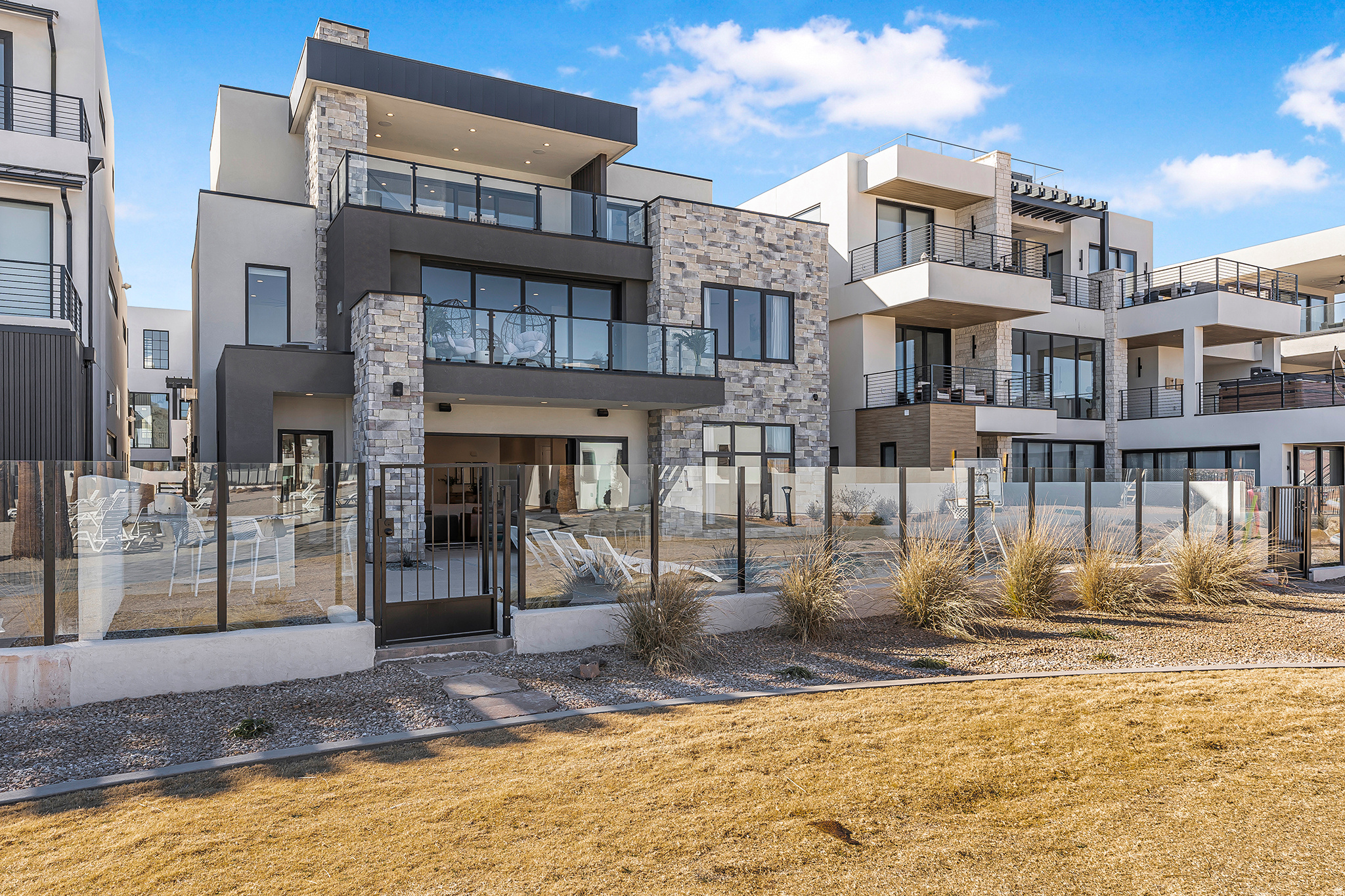DESERT COLOR RESORT - Residential