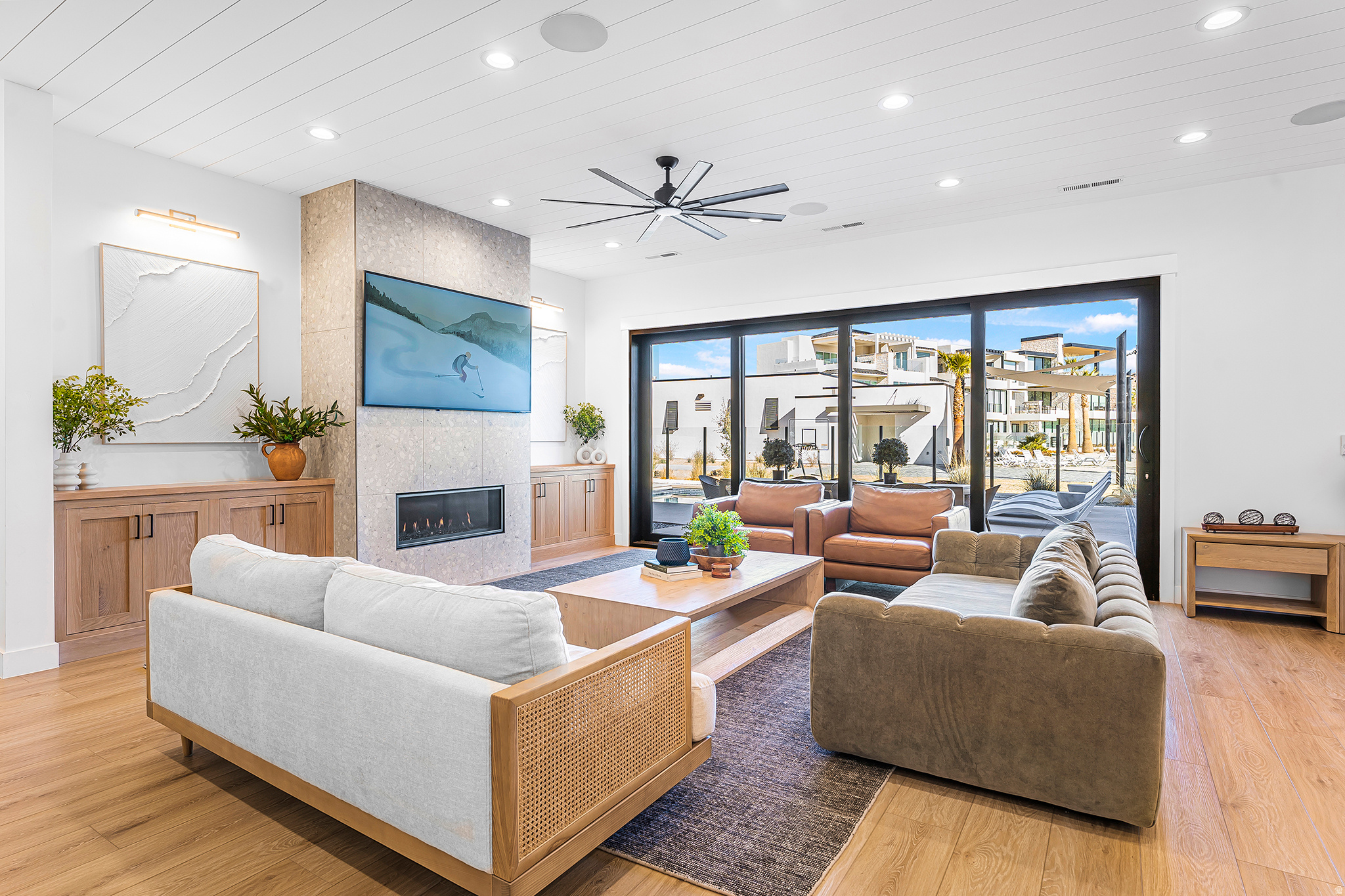 DESERT COLOR RESORT - Residential