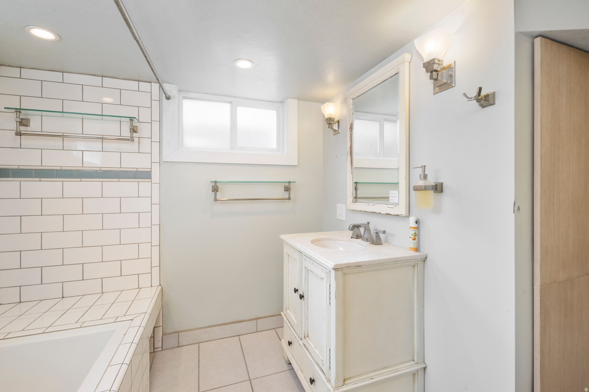 HILL CREST - Residential