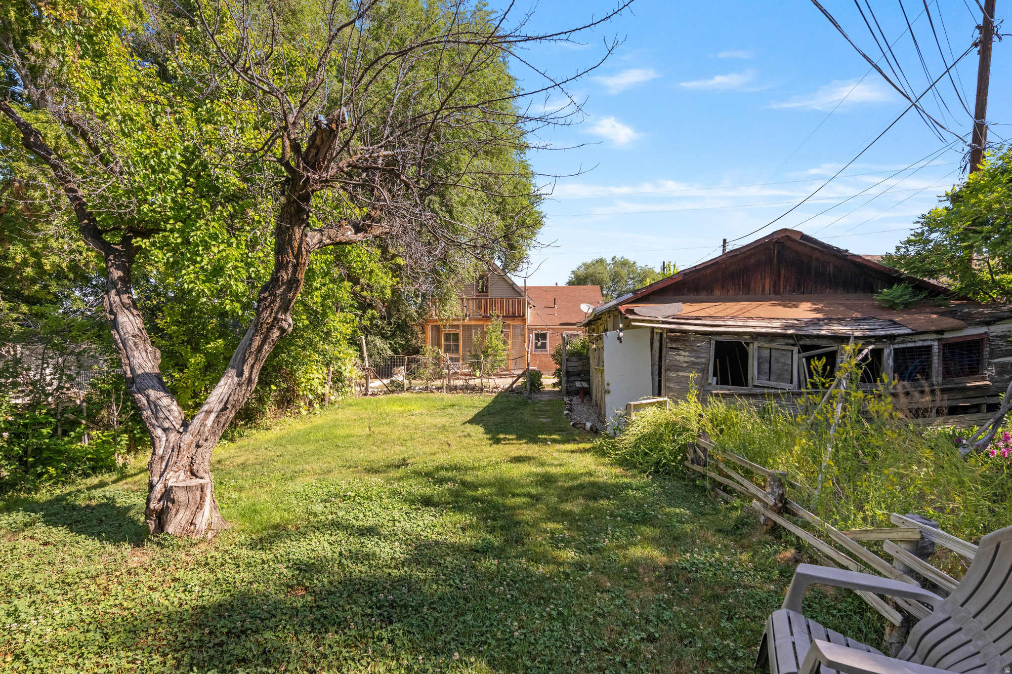 HILL CREST - Residential