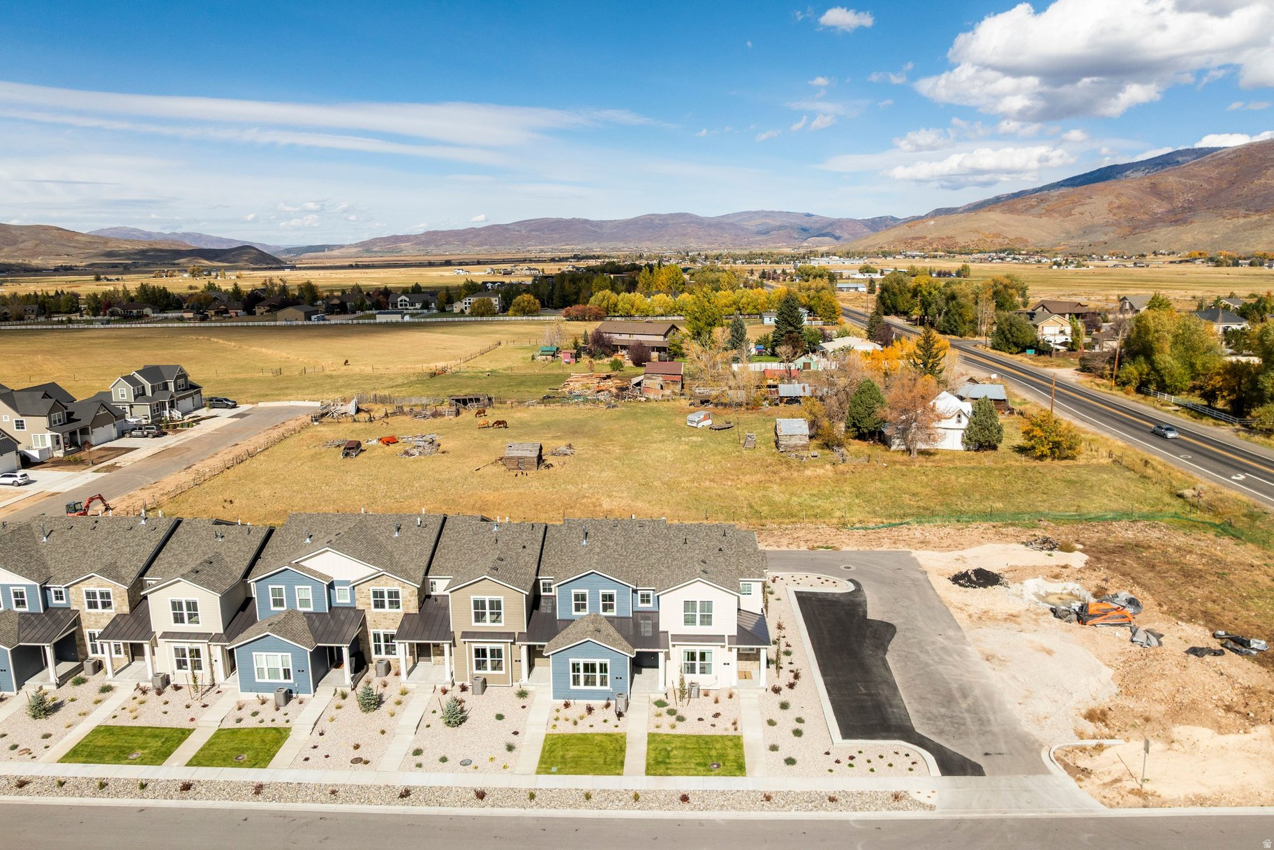 FRANCIS COMMONS TOWNS - Residential