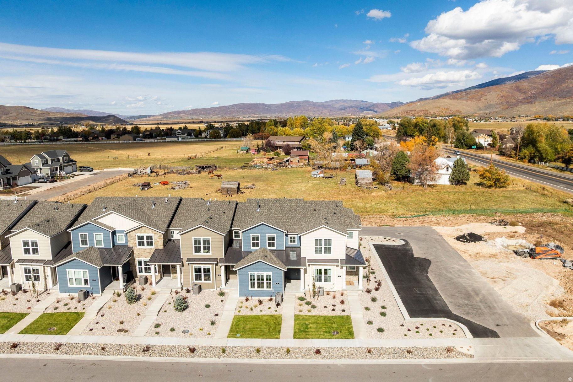 FRANCIS COMMONS TOWNS - Residential