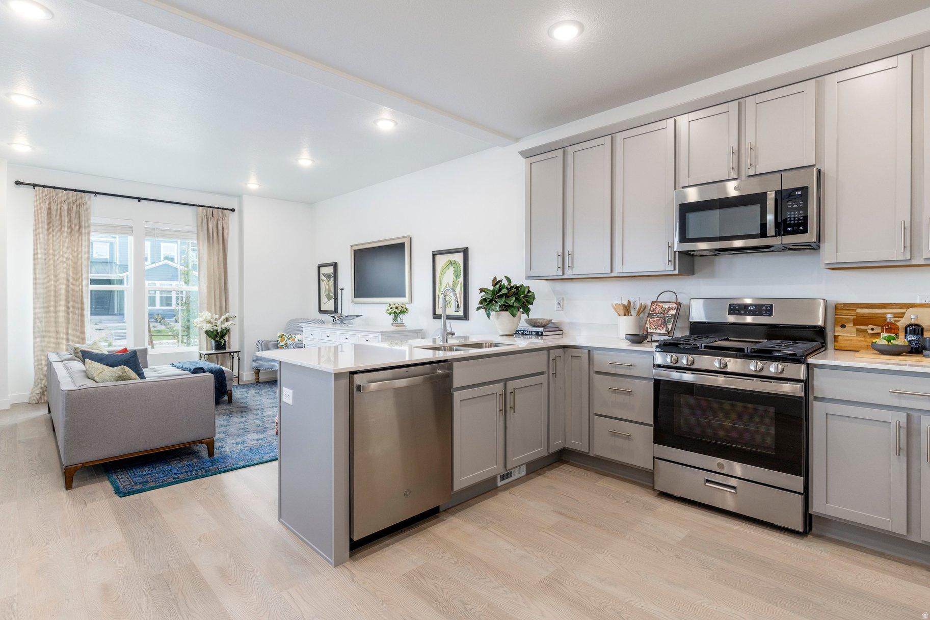 FRANCIS COMMONS TOWNS - Residential