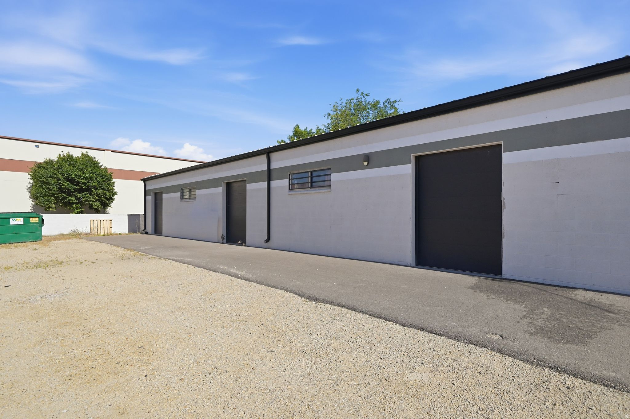 DRAPERVILLE - Commercial Sale