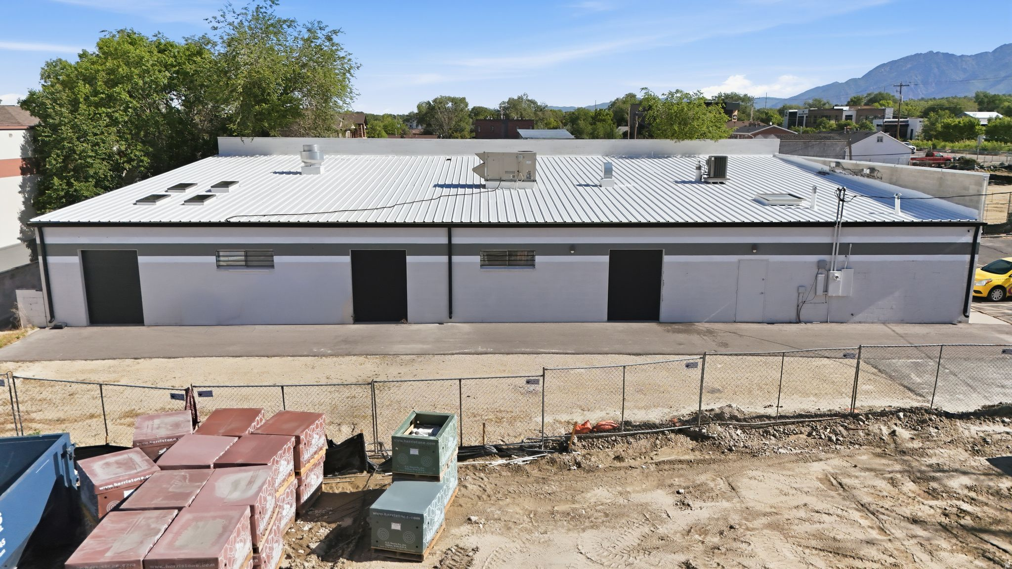DRAPERVILLE - Commercial Sale