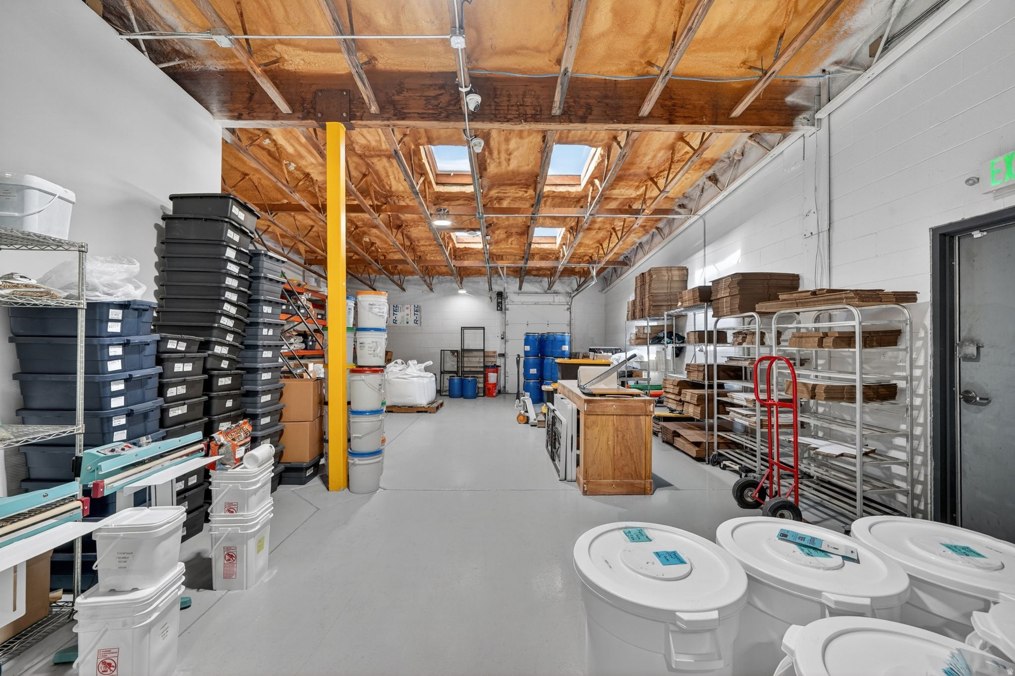 DRAPERVILLE - Commercial Sale