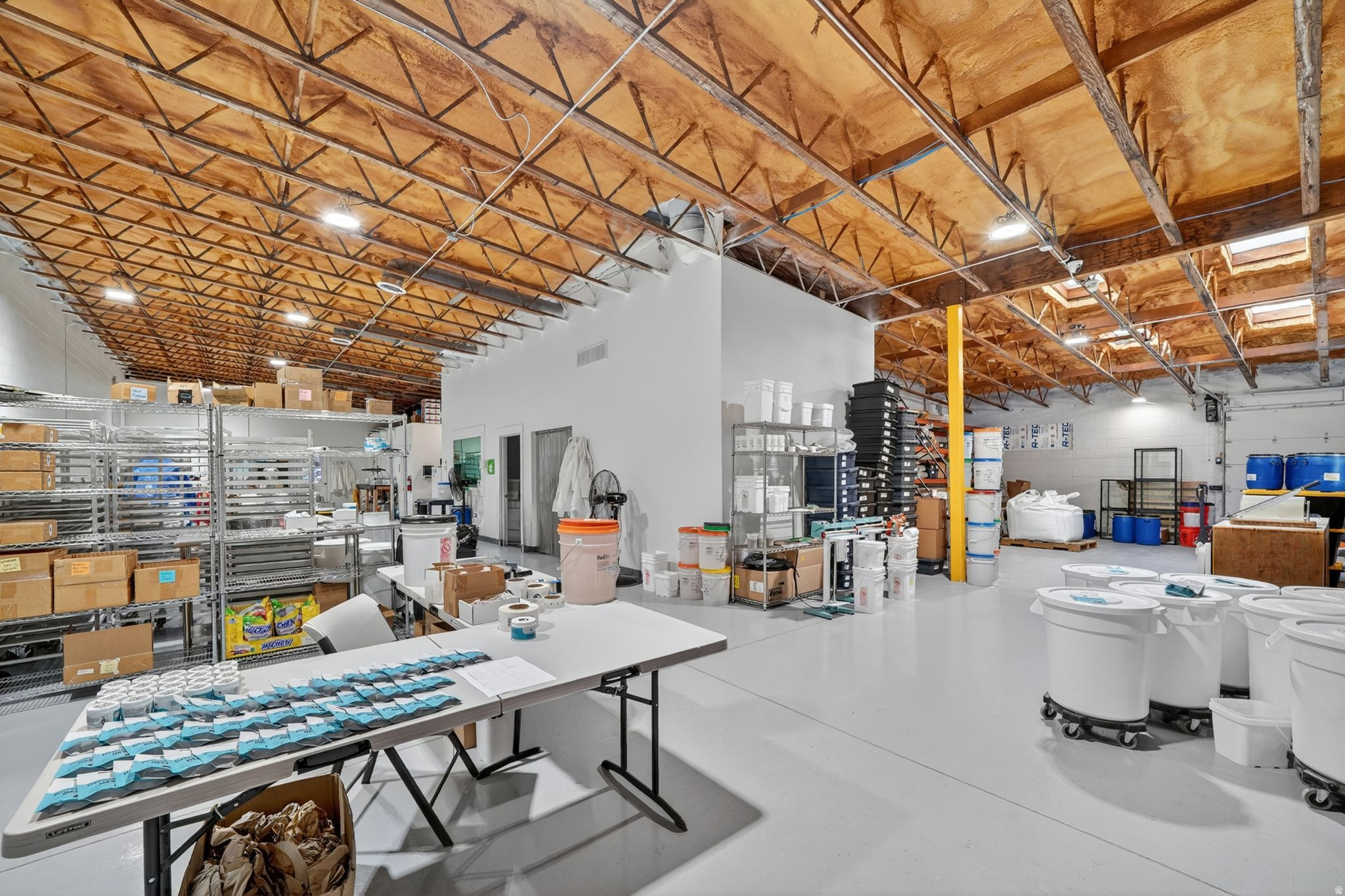DRAPERVILLE - Commercial Sale