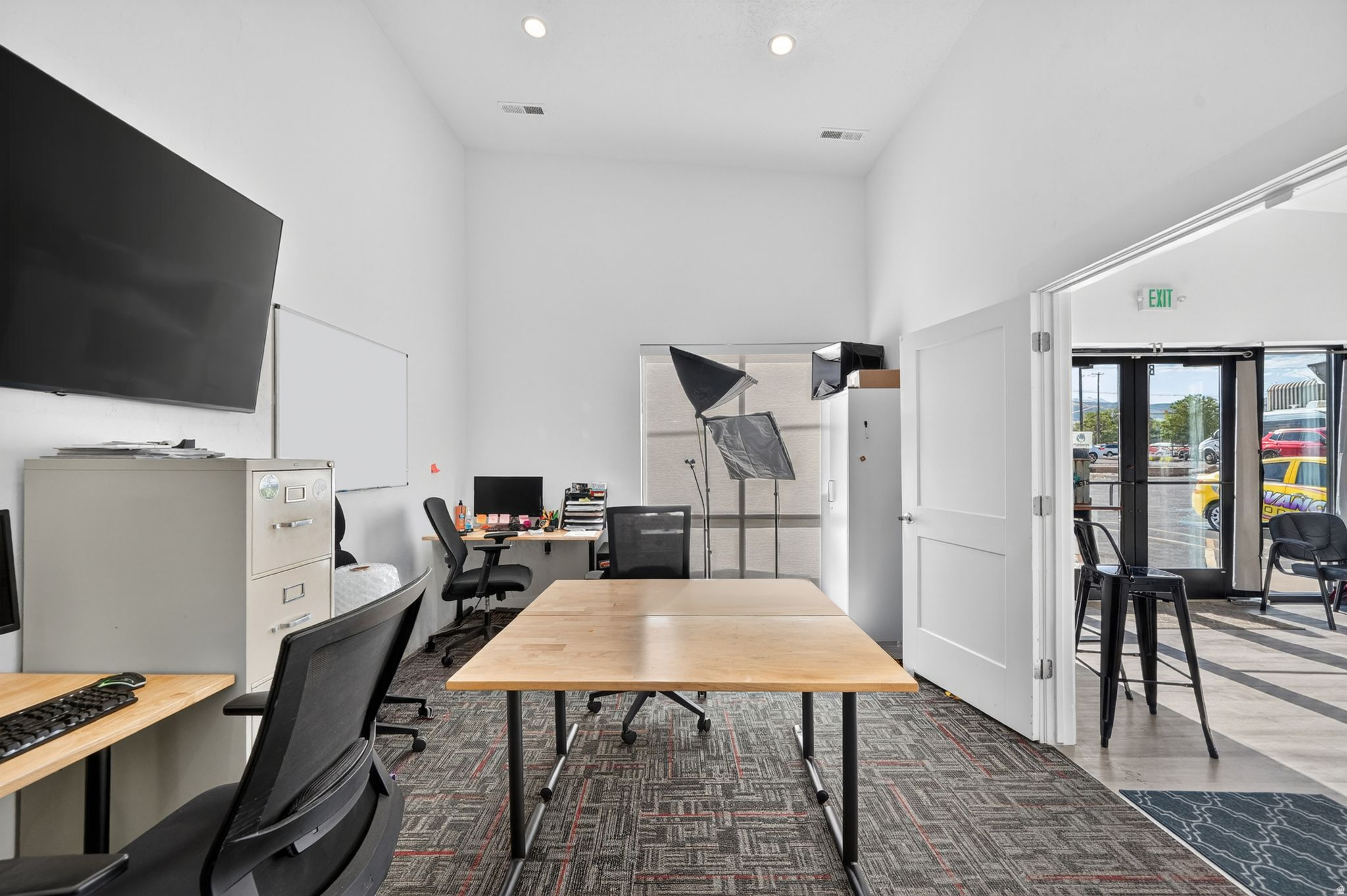 DRAPERVILLE - Commercial Sale