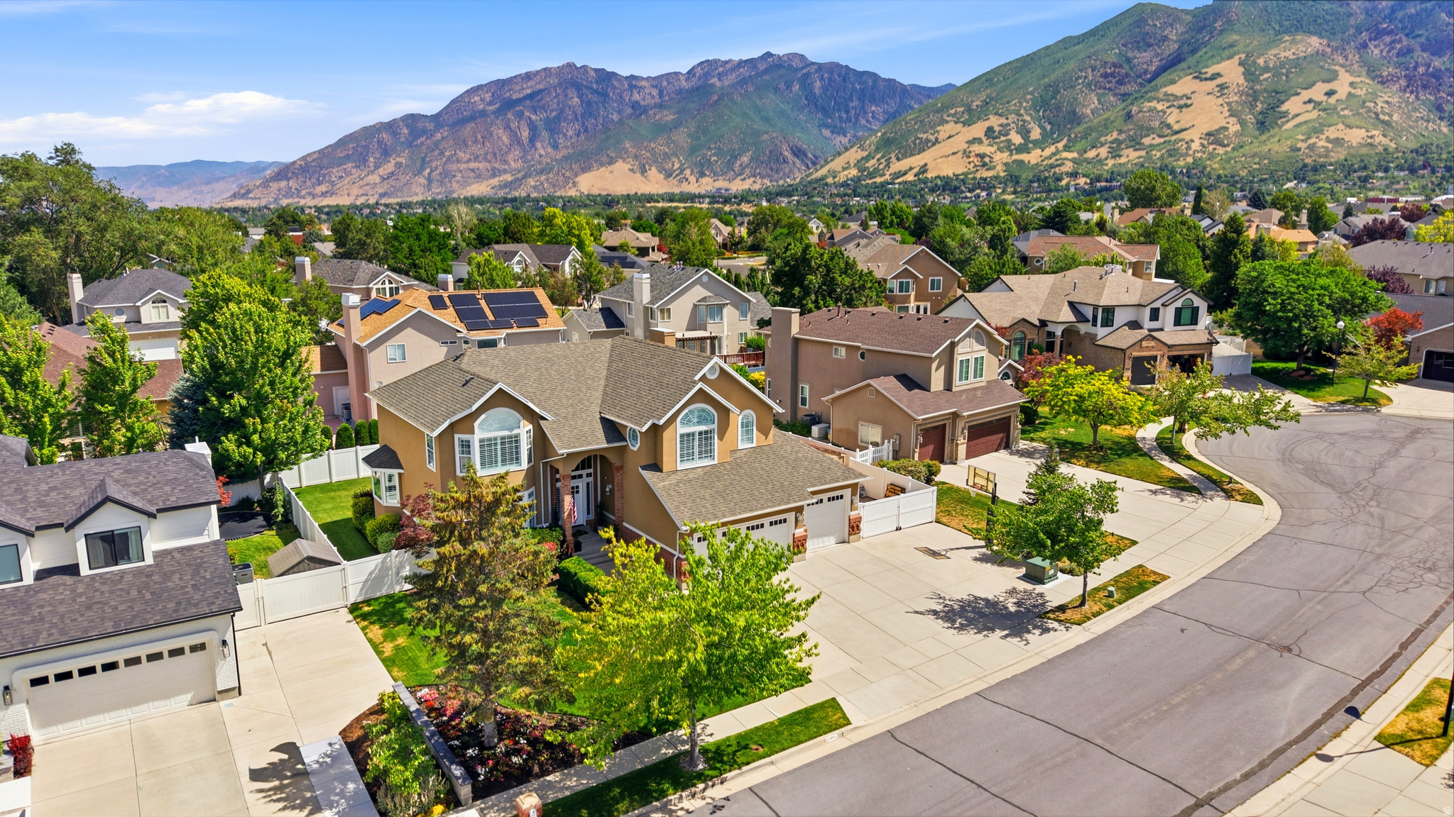 WILLOW CREEK - Residential