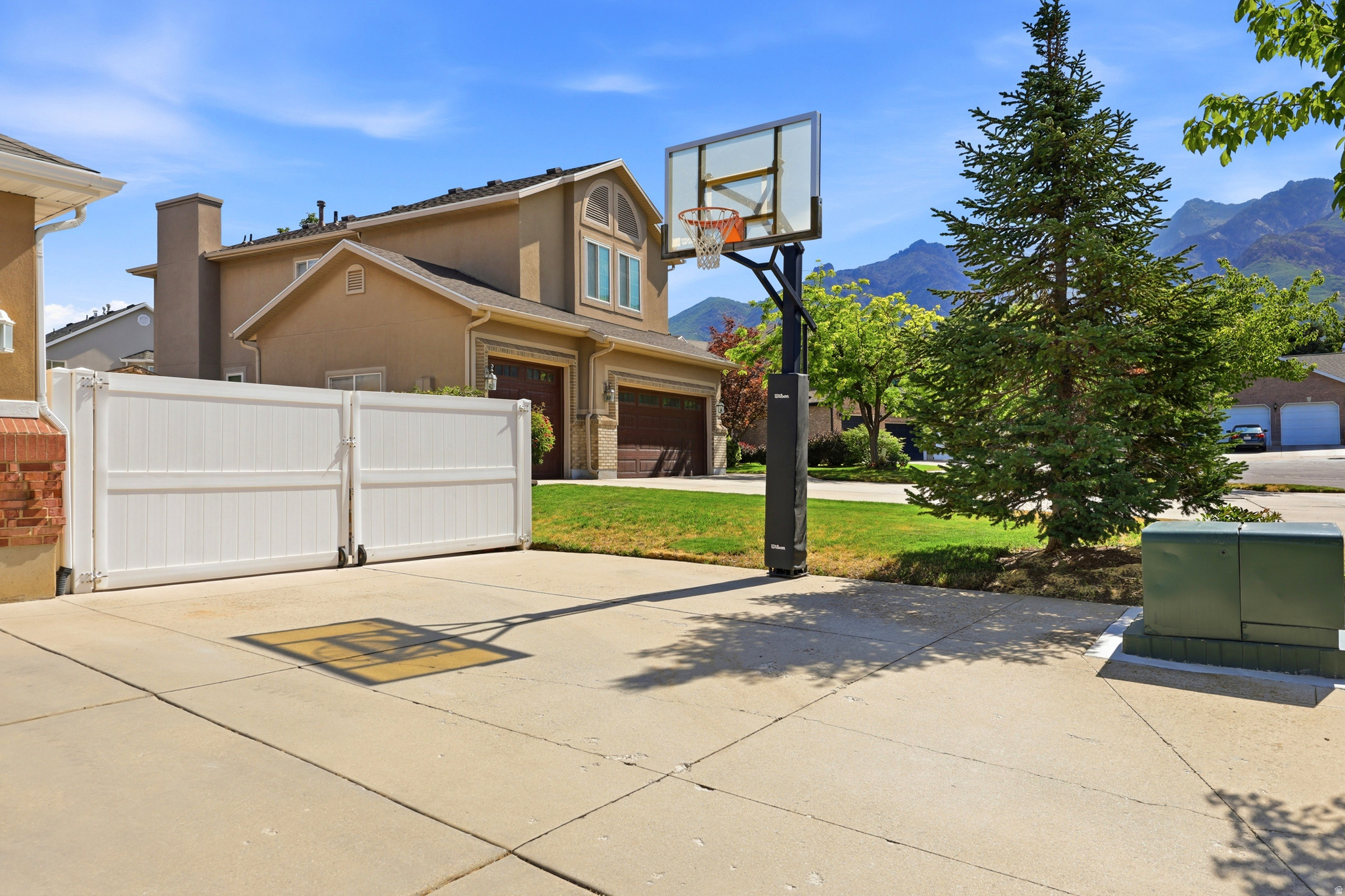 WILLOW CREEK - Residential