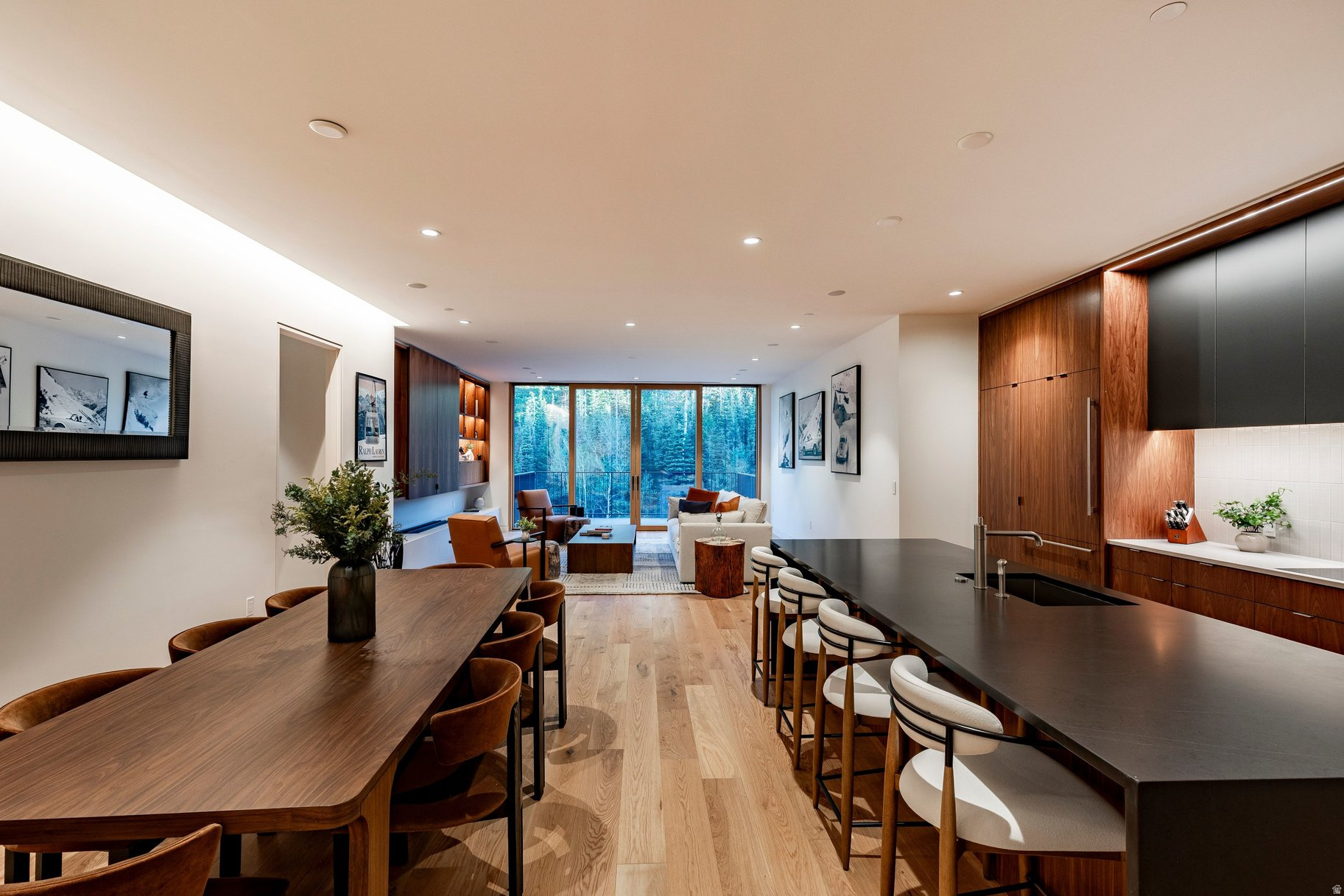 FOUNDERS PLACE - Residential