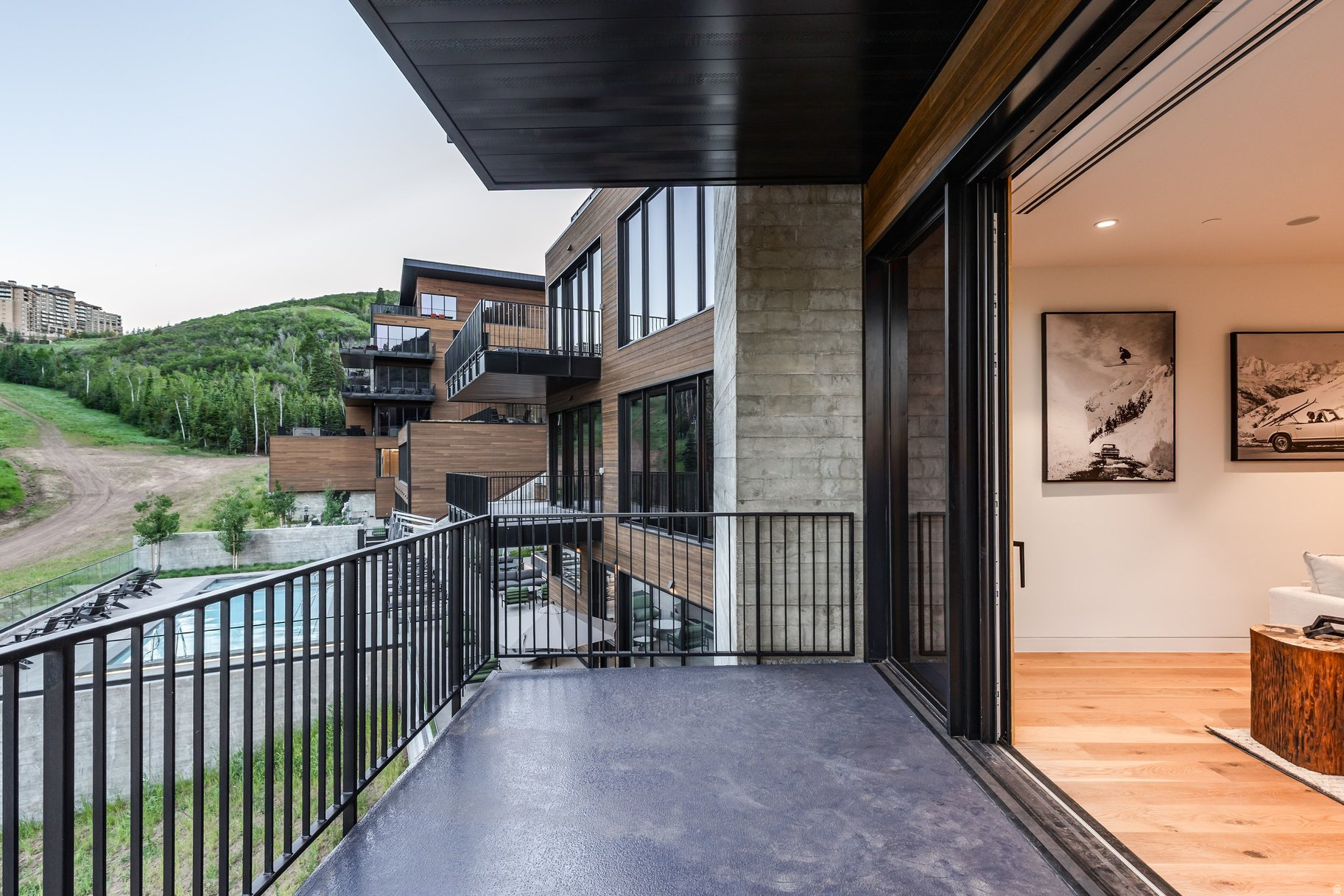 FOUNDERS PLACE - Residential