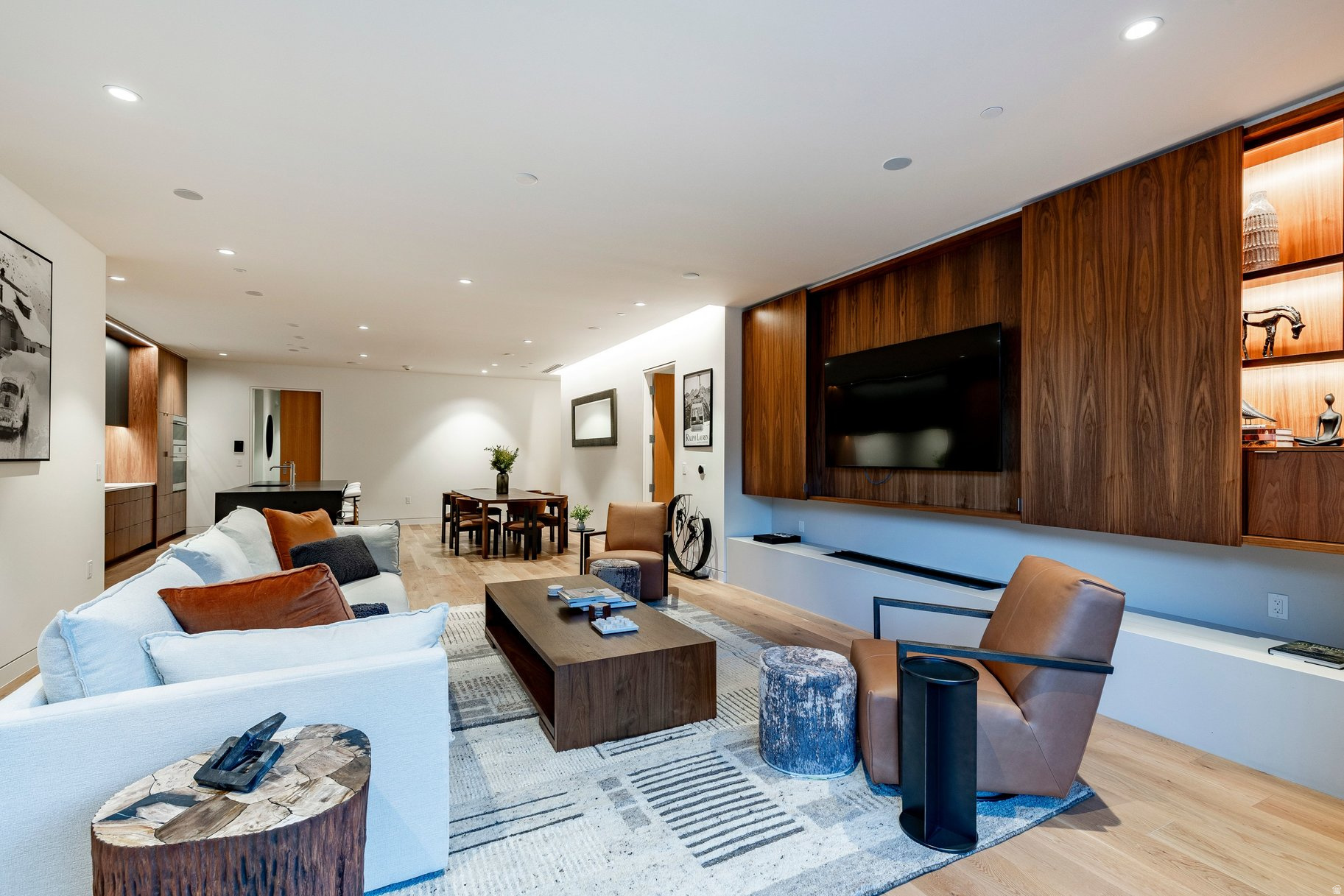FOUNDERS PLACE - Residential
