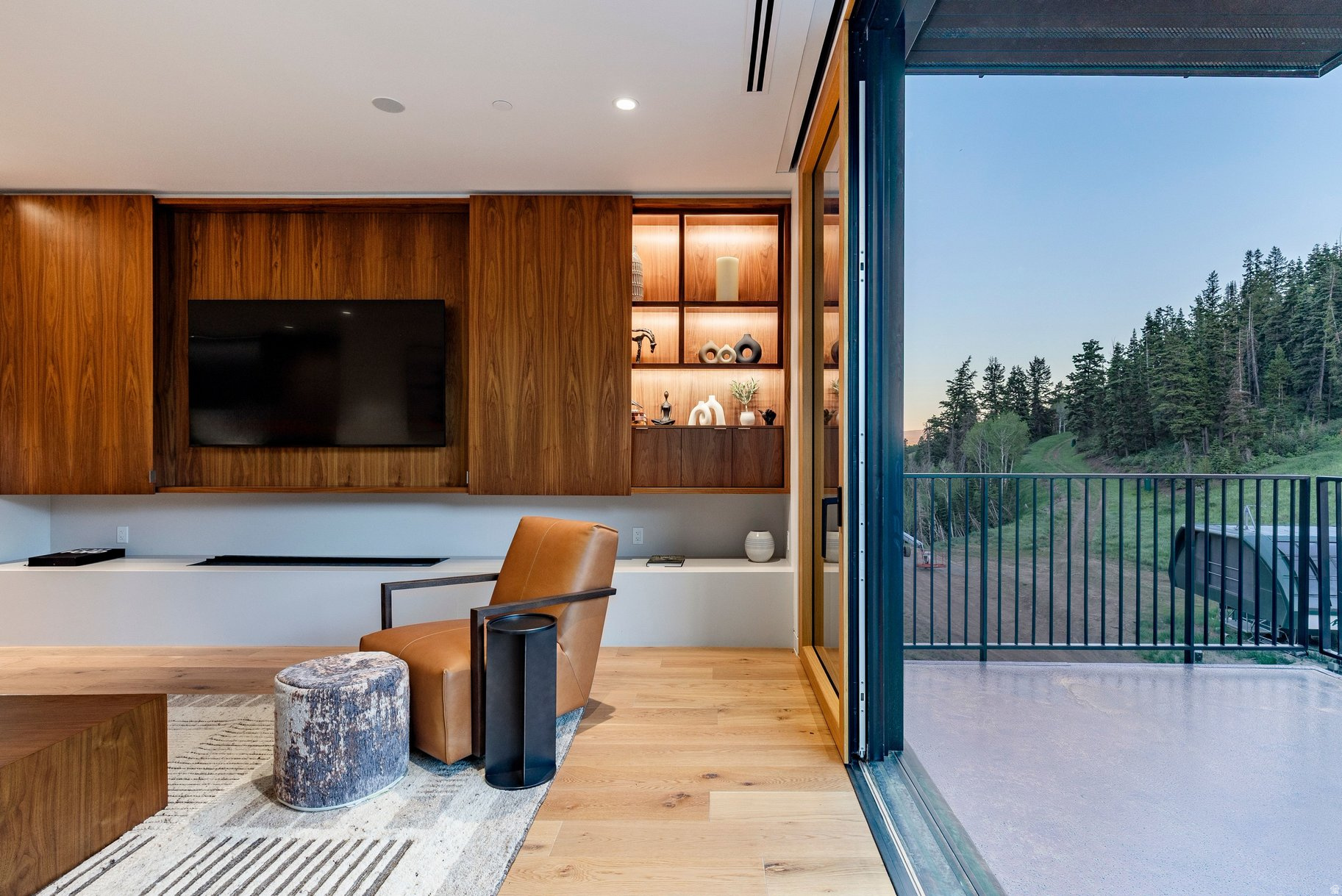 FOUNDERS PLACE - Residential