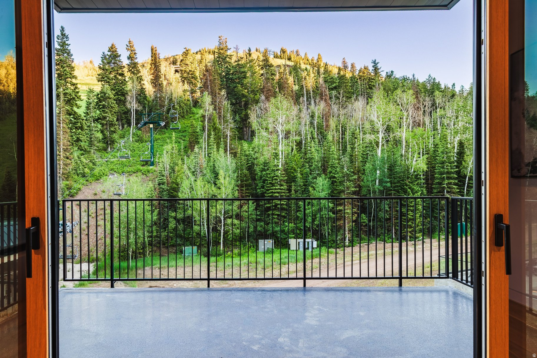 FOUNDERS PLACE - Residential