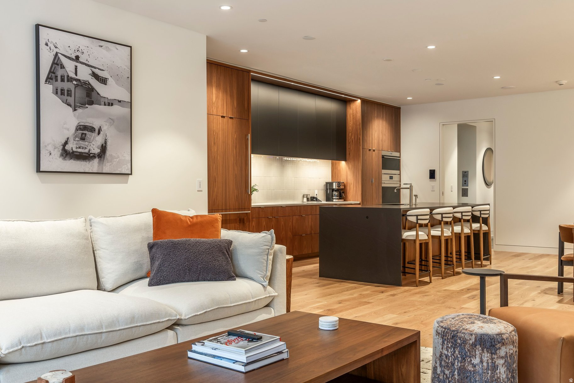 FOUNDERS PLACE - Residential